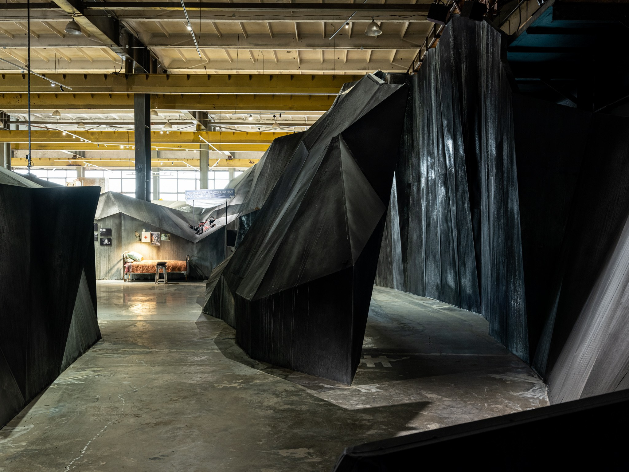 Выставка-путешествие «Балабанов» Севкабельпорт (СПБ) Planet9 2023. Фотограф Василий Буланов