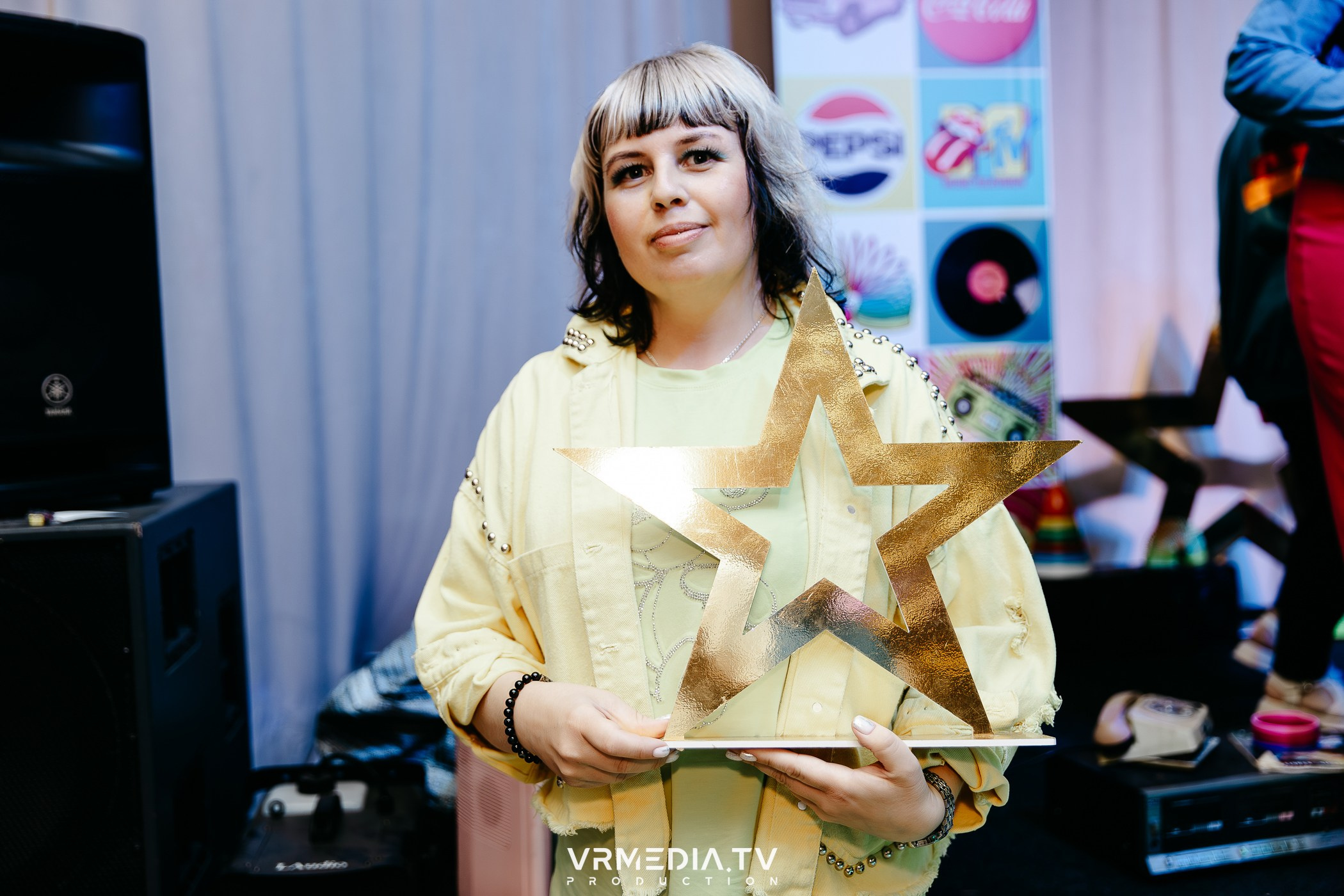 «Назад в 90-е!» в ресторане «Империя»