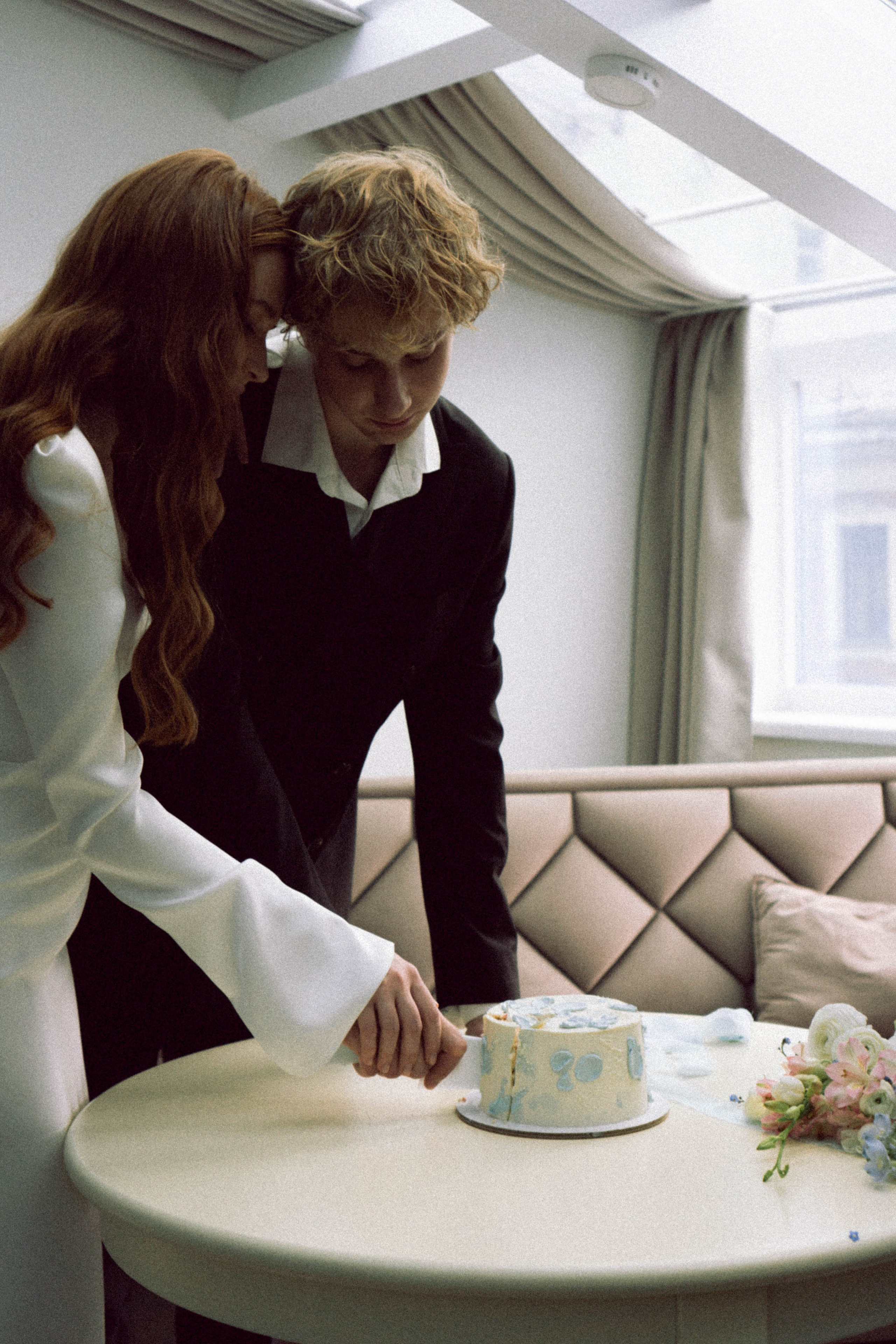 СВАДЕБНАЯ СЬЕМКА В ОТЕЛЕ. СБОРЫ ЖЕНИХА И НЕВЕСТЫ И ТАКЖЕ ТОР И ПОДГОТОВКА К ПРОГУЛКЕ. Профессиональный фотограф, Санкт-Петербург — Виктория Богомолова