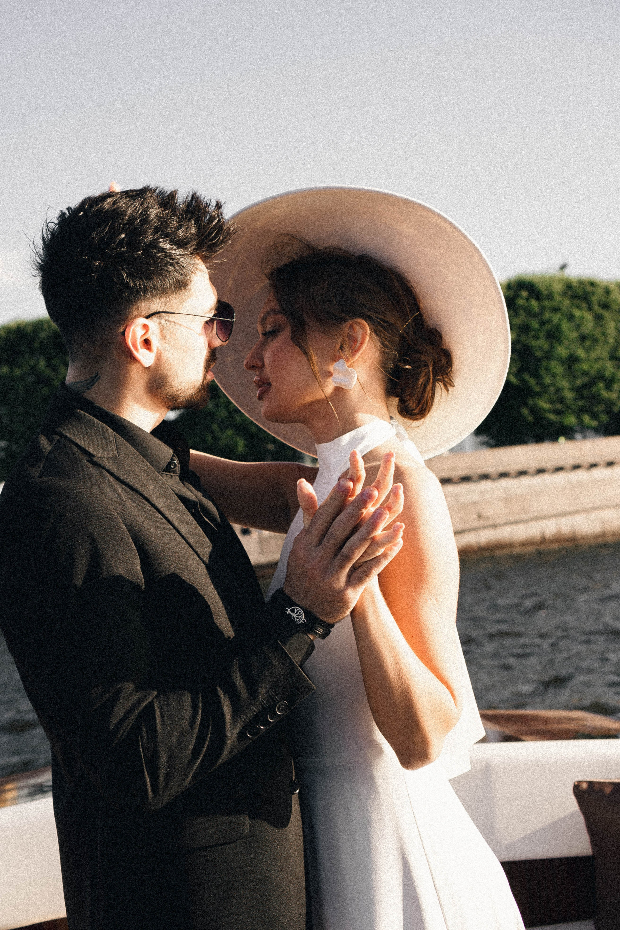 СВАДЕНБНАЯ СЬЕМКА НА КАТЕРЕ ПО КАНАЛАМ САНКТ-ПЕТЕРБУРГА И В АКВАТОРИИ НЕВЫ. Профессиональный фотограф, Санкт-Петербург — Виктория Богомолова