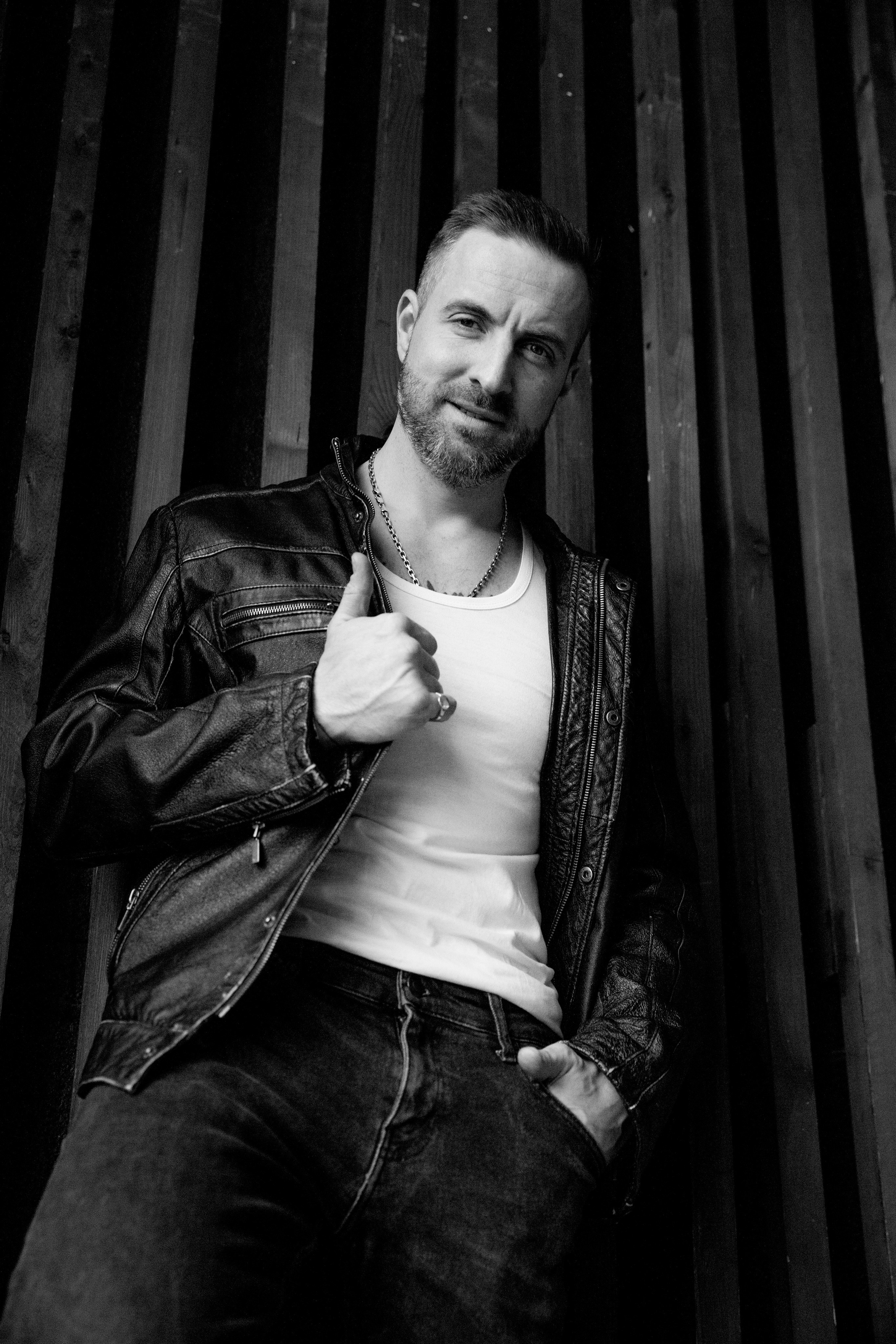 Ведущий Маэстро Менделеев. Фотограф Анна Анисимова. Свадьбы, портреты, творческий репортаж