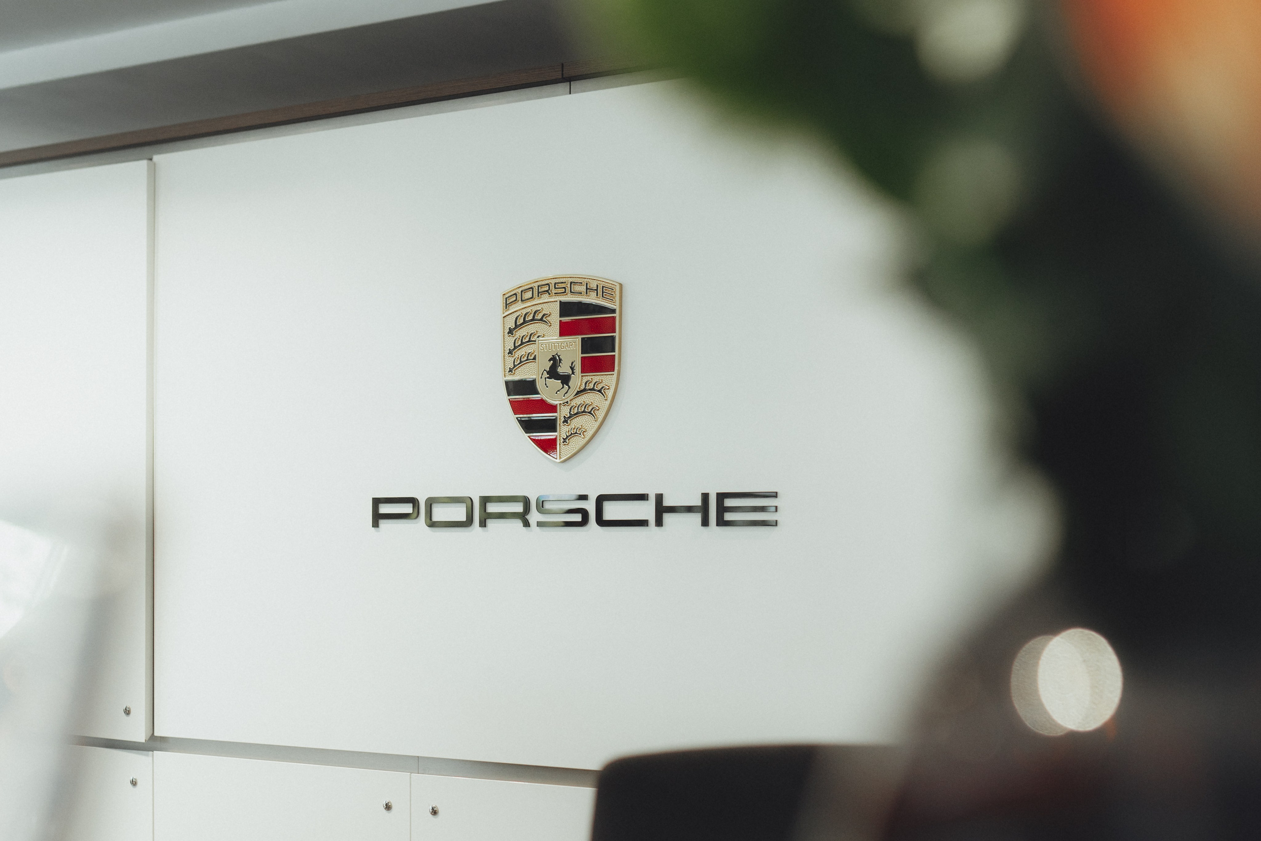 PORSCHE CENTER