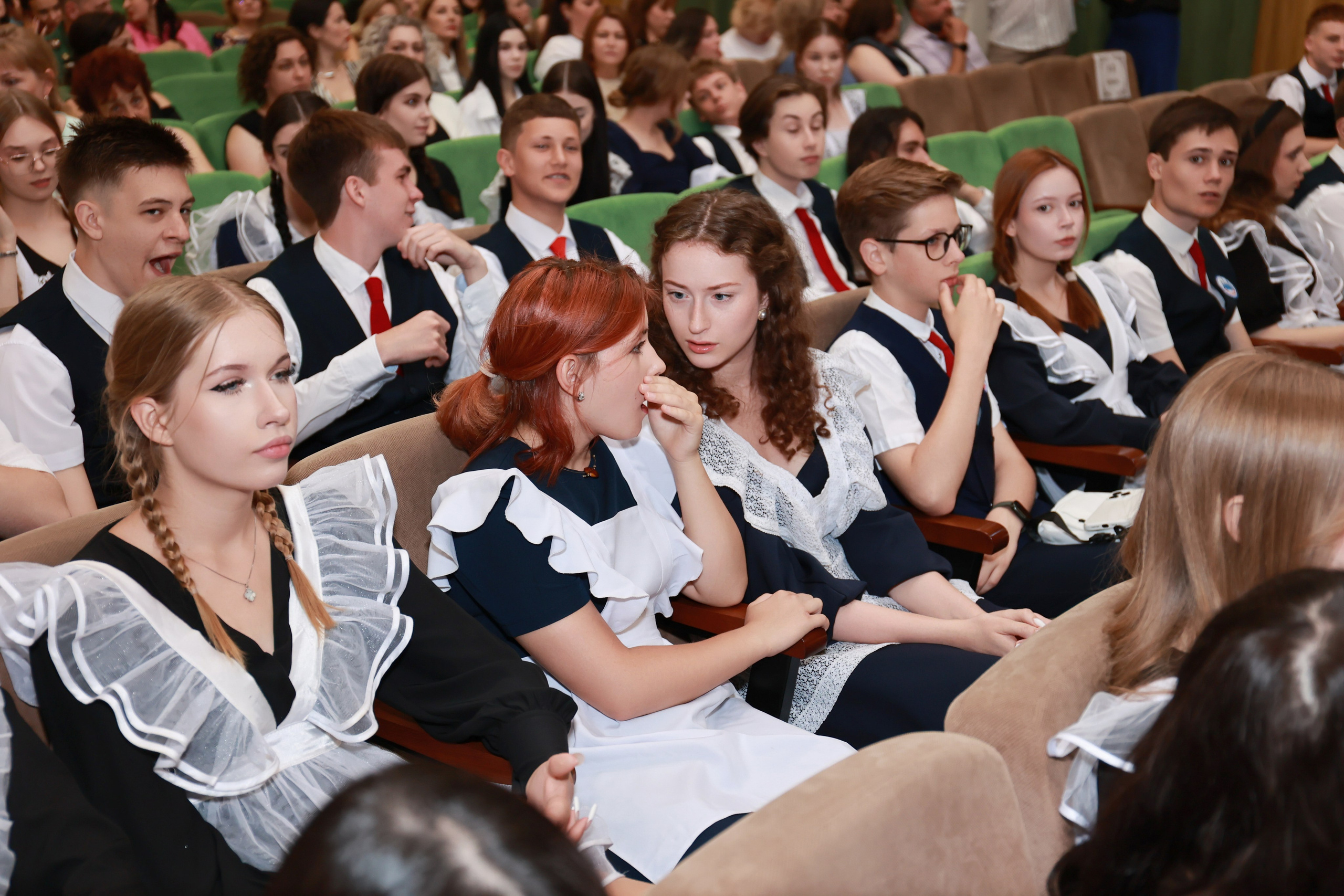 Вручение аттестатов Гимназия 87 (2025 г.). Детский семейный фотограф Краснодар