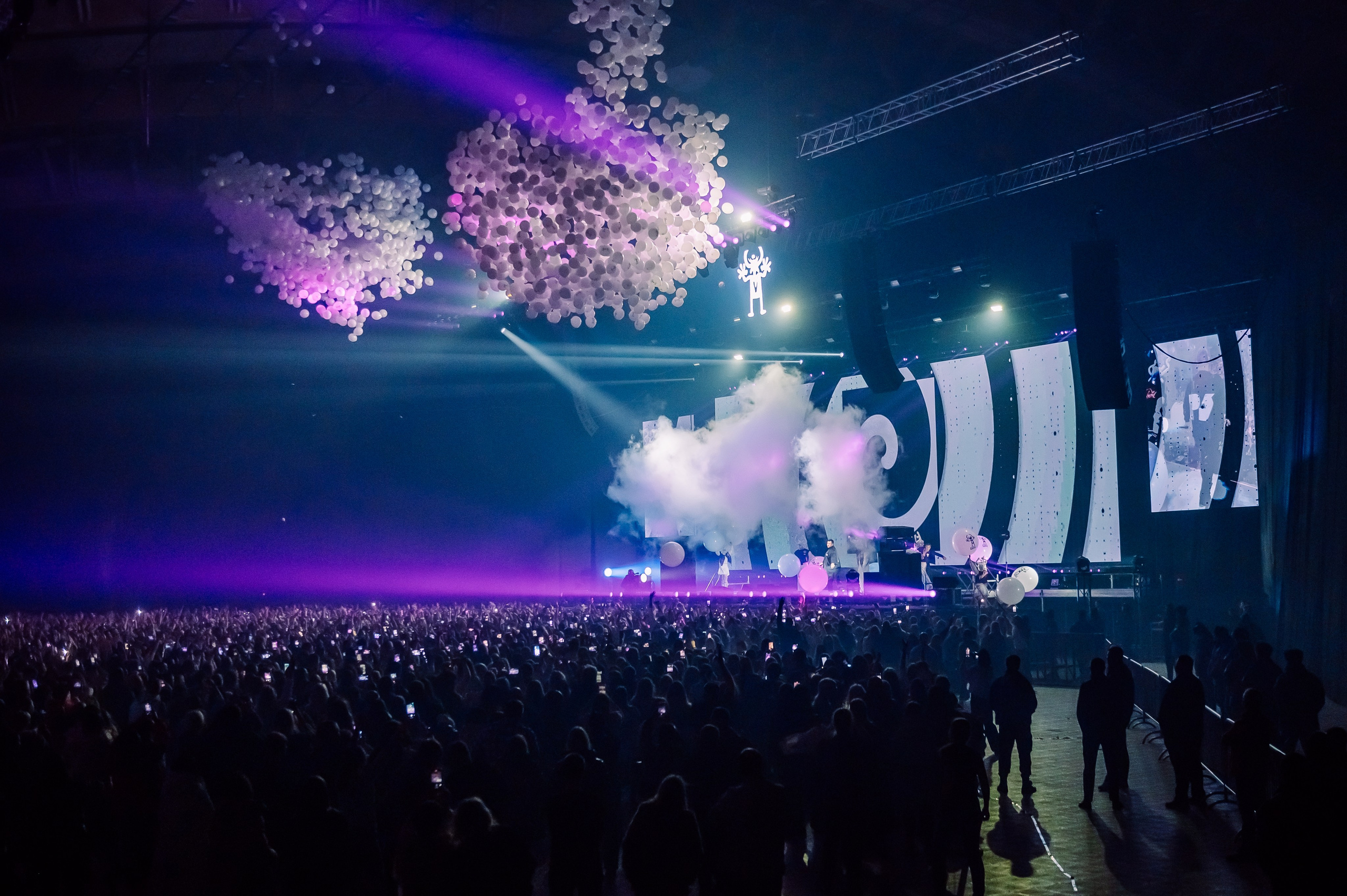 Руки вверх в Ледовом Дворце 15.11.2025. Детский фотограф, семейный фотограф и репортажи в Кемерово