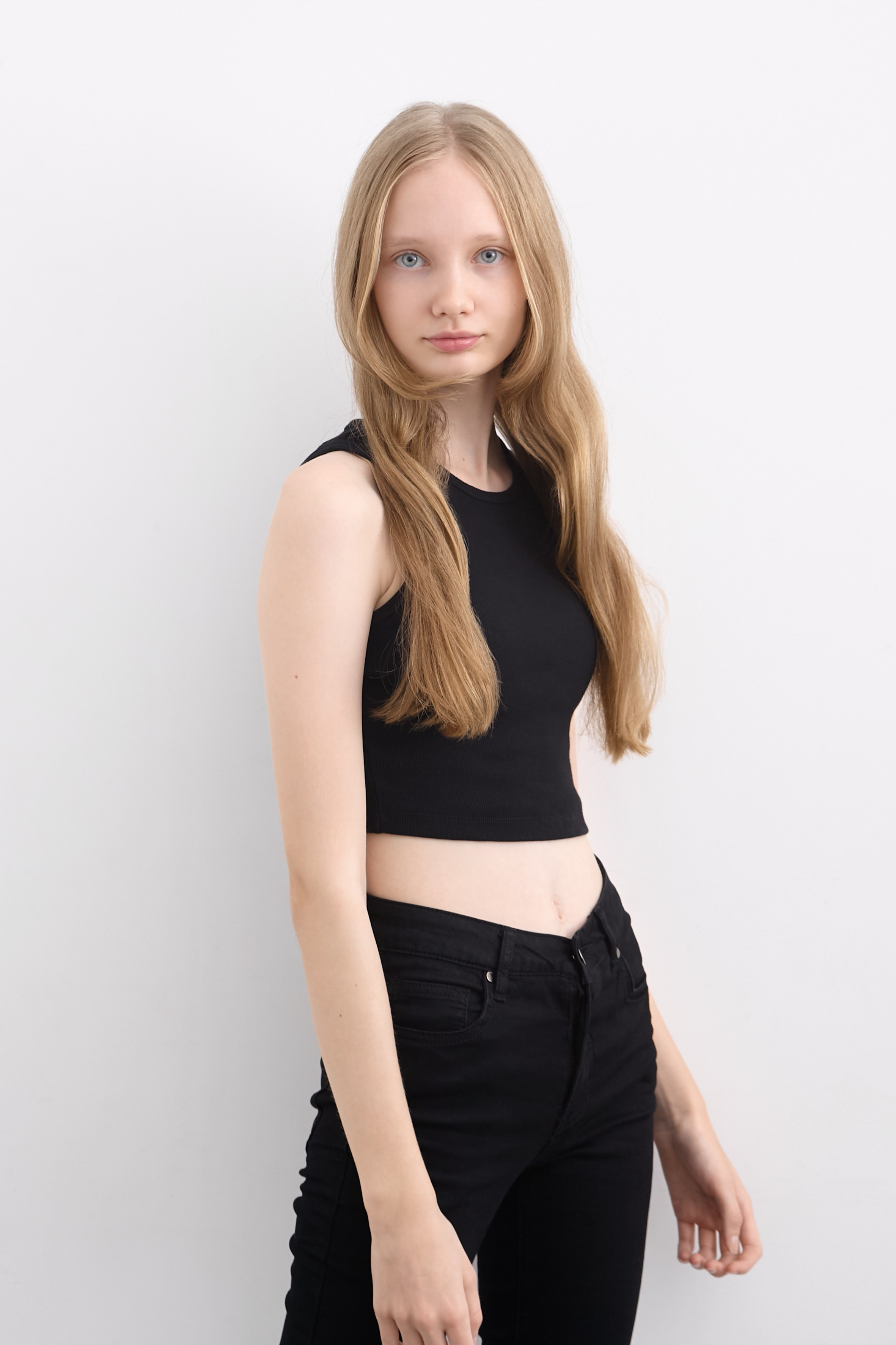 Модельные тесты для Даши. Модельные тесты в Москве. Фотограф Вика Паршина