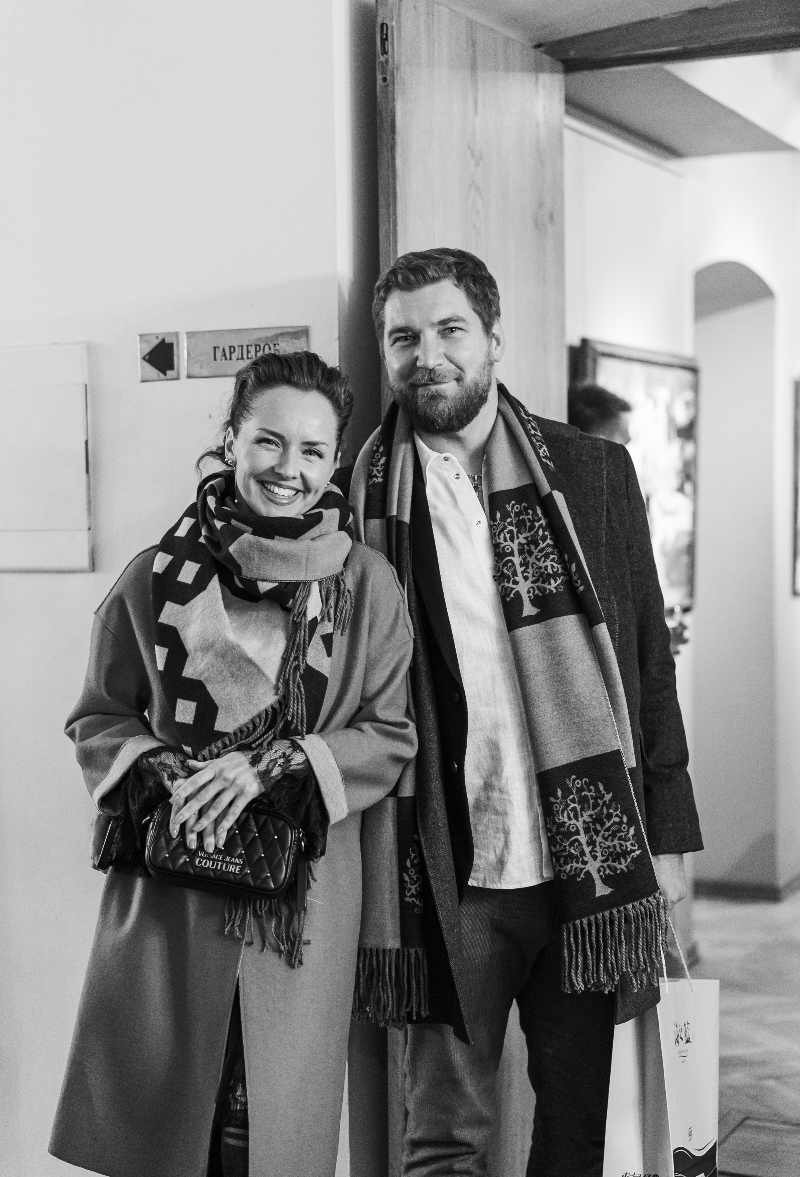 Съёмка открытия вытсавки художника Ильи Даньшина. Лиза Фирстова — самый добрый фотограф