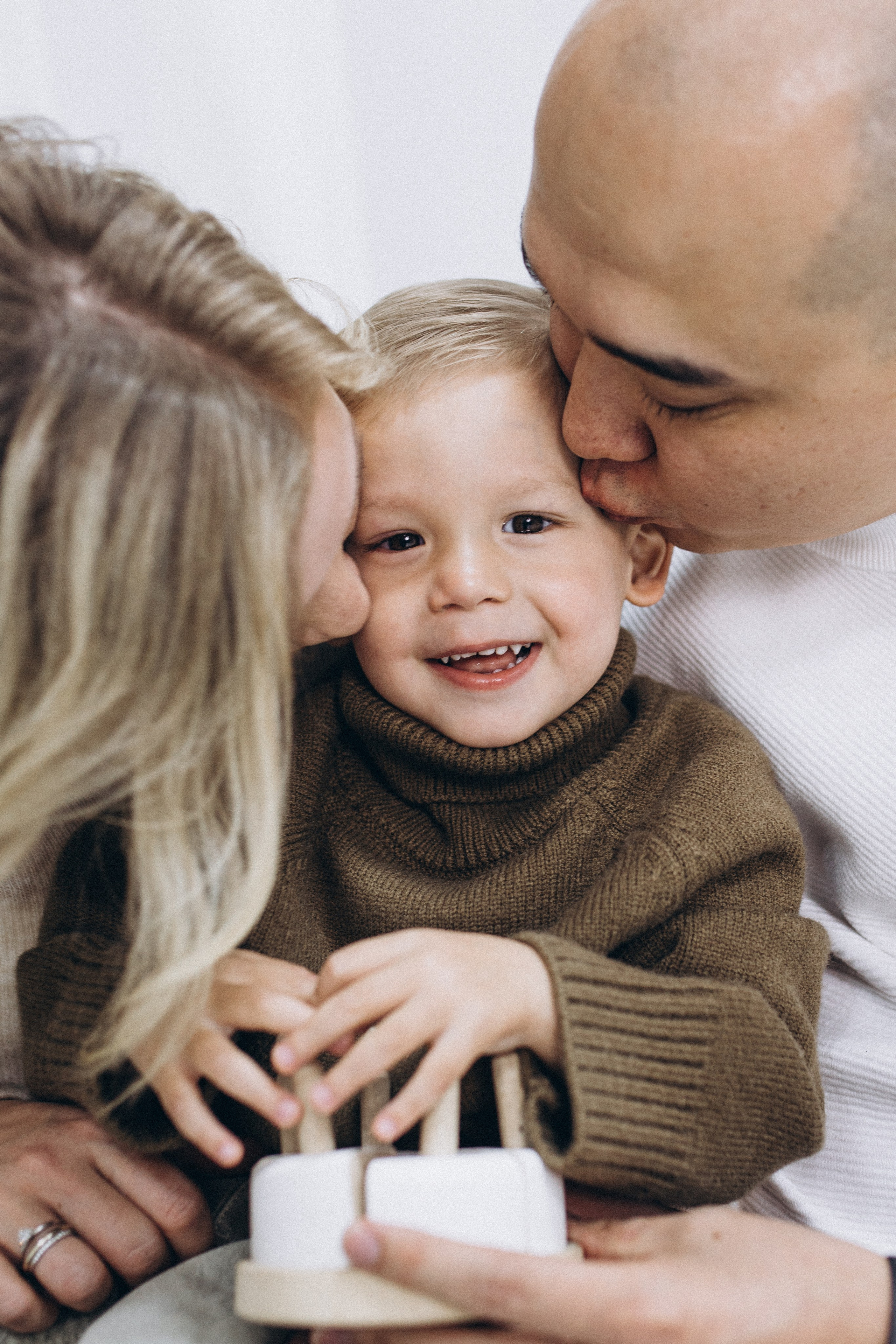 Семейные истории. Свадебный и семейный фотограф в Алматы Laura Dosmann