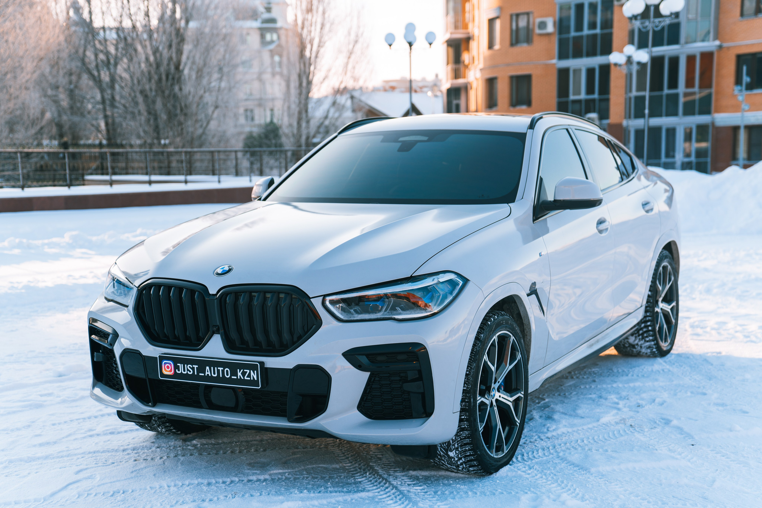 BMW X6 30d X-Drive. Идеальные портреты для соцсетей — Фотограф Ленар
