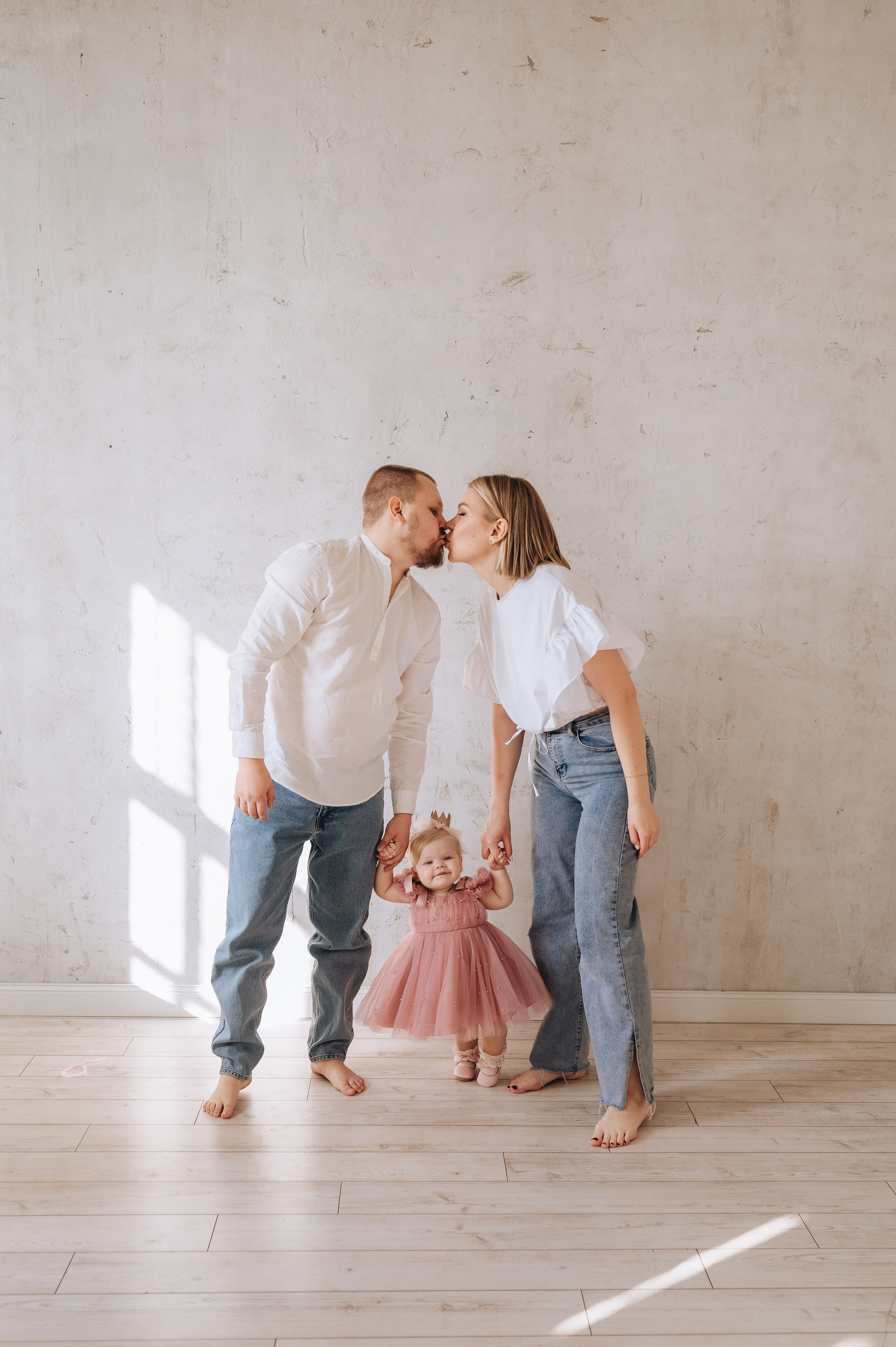 Семейная фотосессия на годик Евы. Фотограф в Москве и Московской области Таня Яблочкина