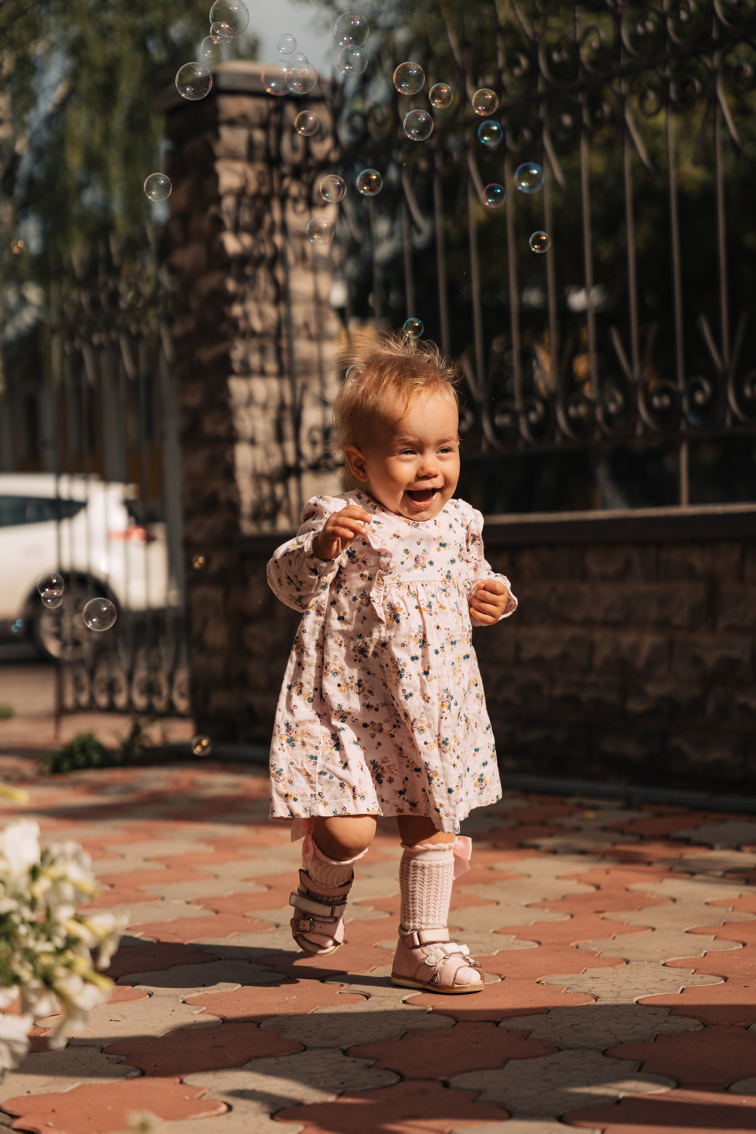 Капитолина и ее 1 годик в прекрасном закате