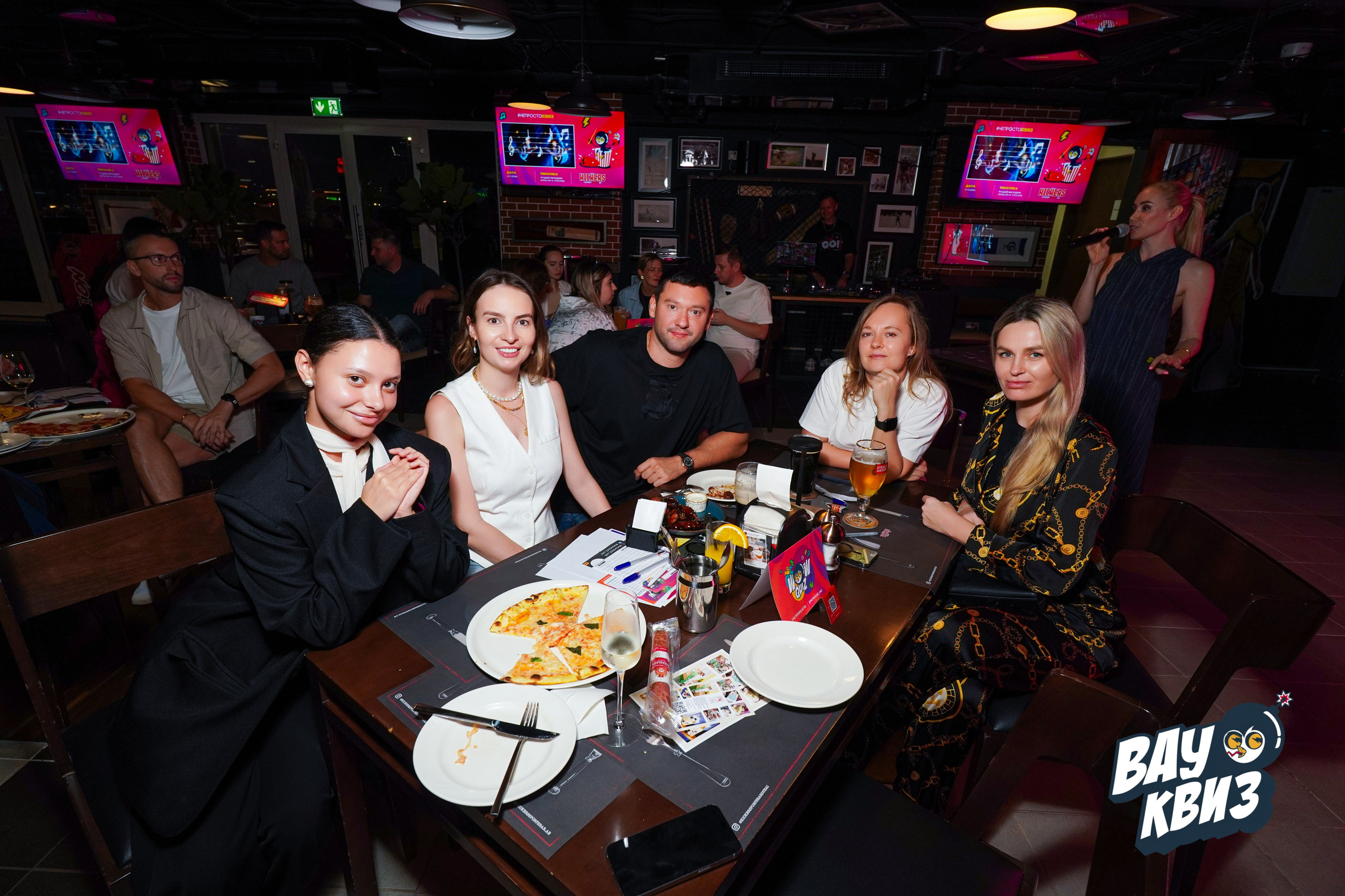 WOW QUIZ DUBAI. Фото | Видео Контент Мишель Ватаманюк