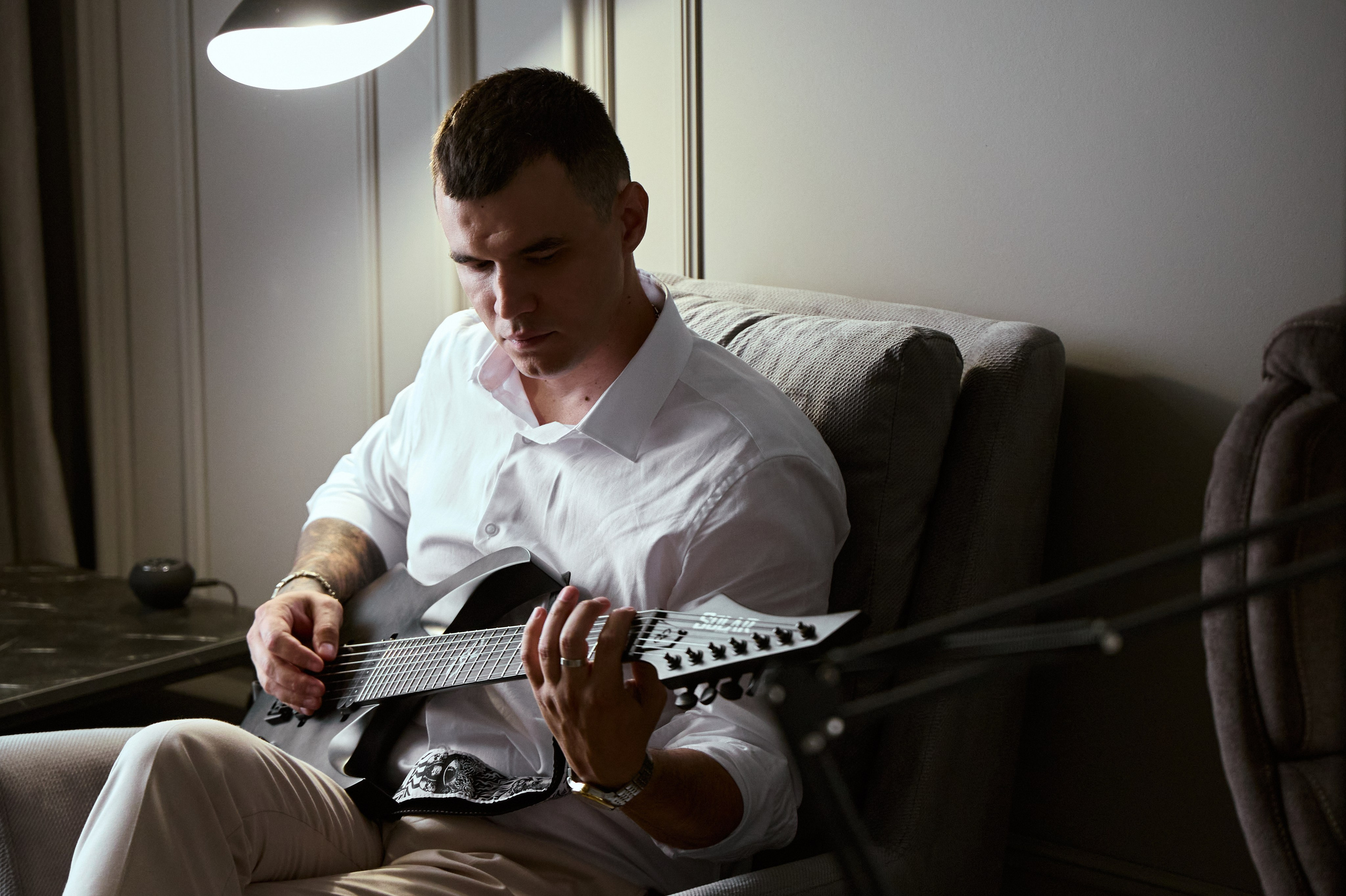 Свадебная фотосессия жениха с гитарой от фотографа Иванова Дмитрия