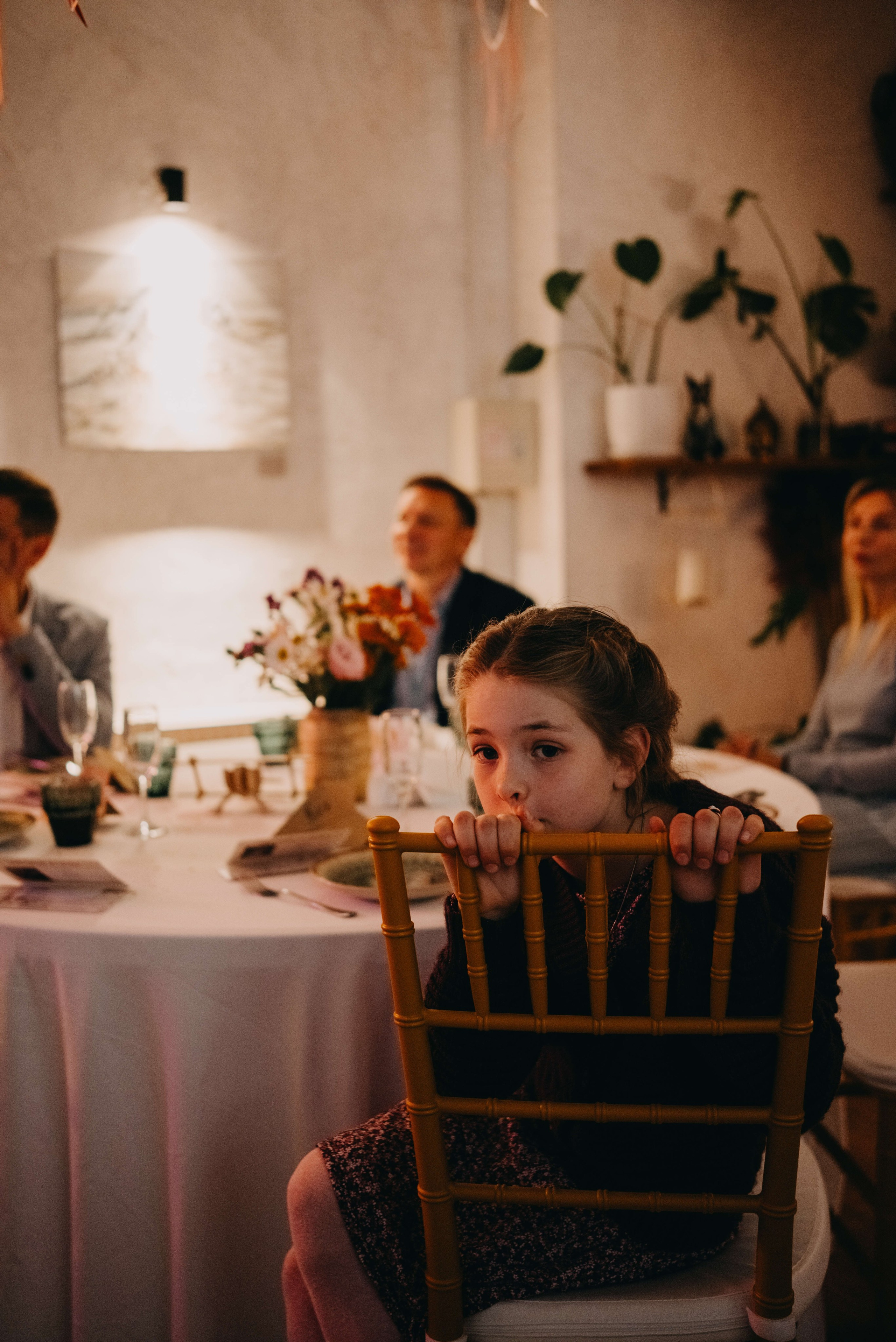 Годовщина свадьбы в кафе. Портретный и свадебный фотограф в Тбилиси • xeniqo