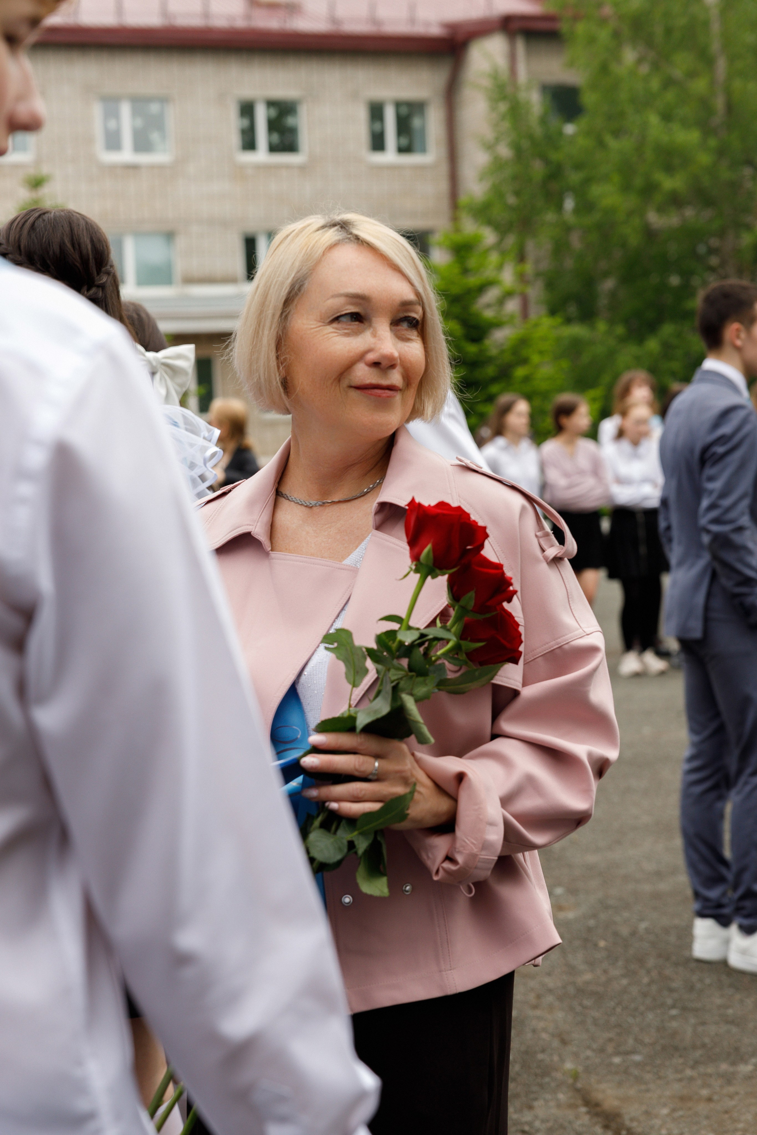 Последний звонок Гимназия Артем. Photoalbum-vl.ru