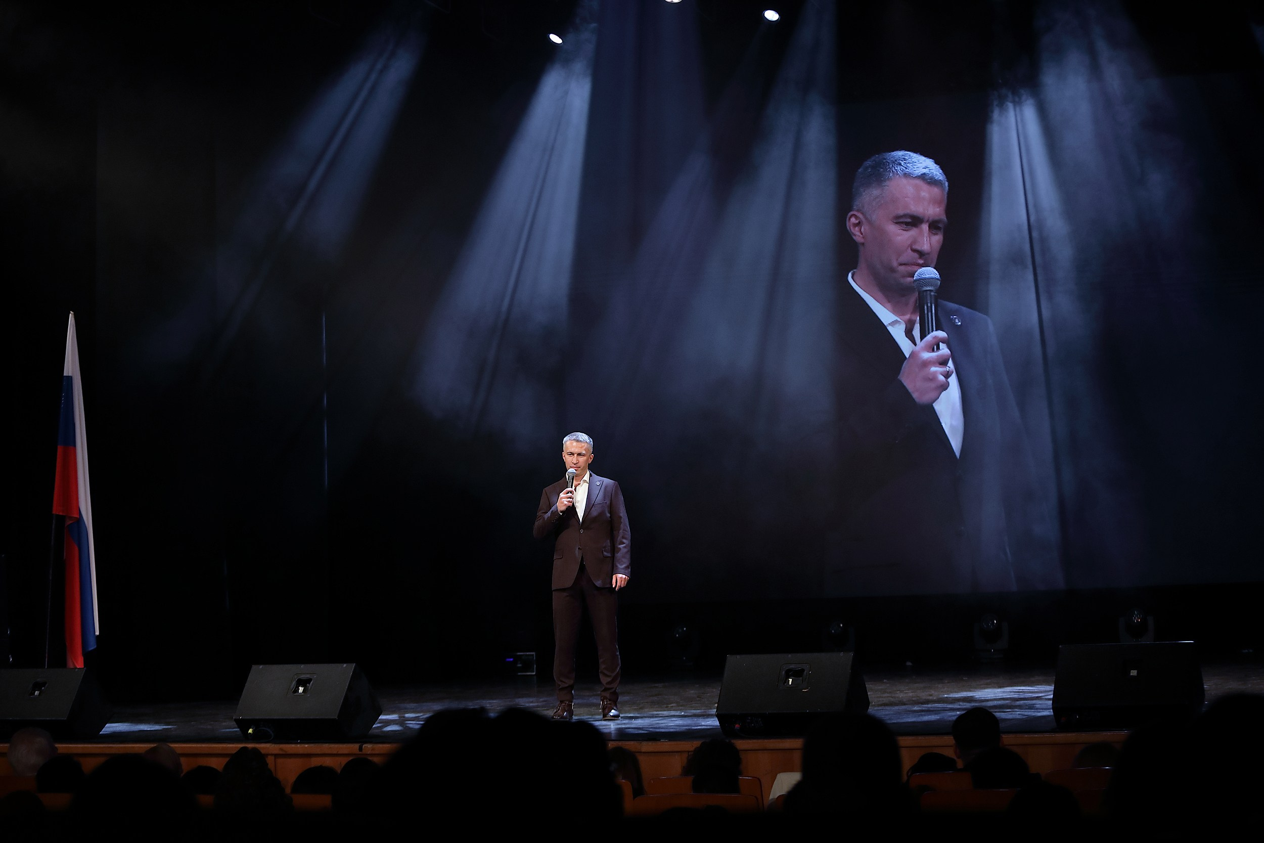 Выпускной Гимназия № 9 ДК УРАЛ. Свадебный и семейный фотограф и видеограф в Екатеринбурге Полянские Тимур и Анастасия