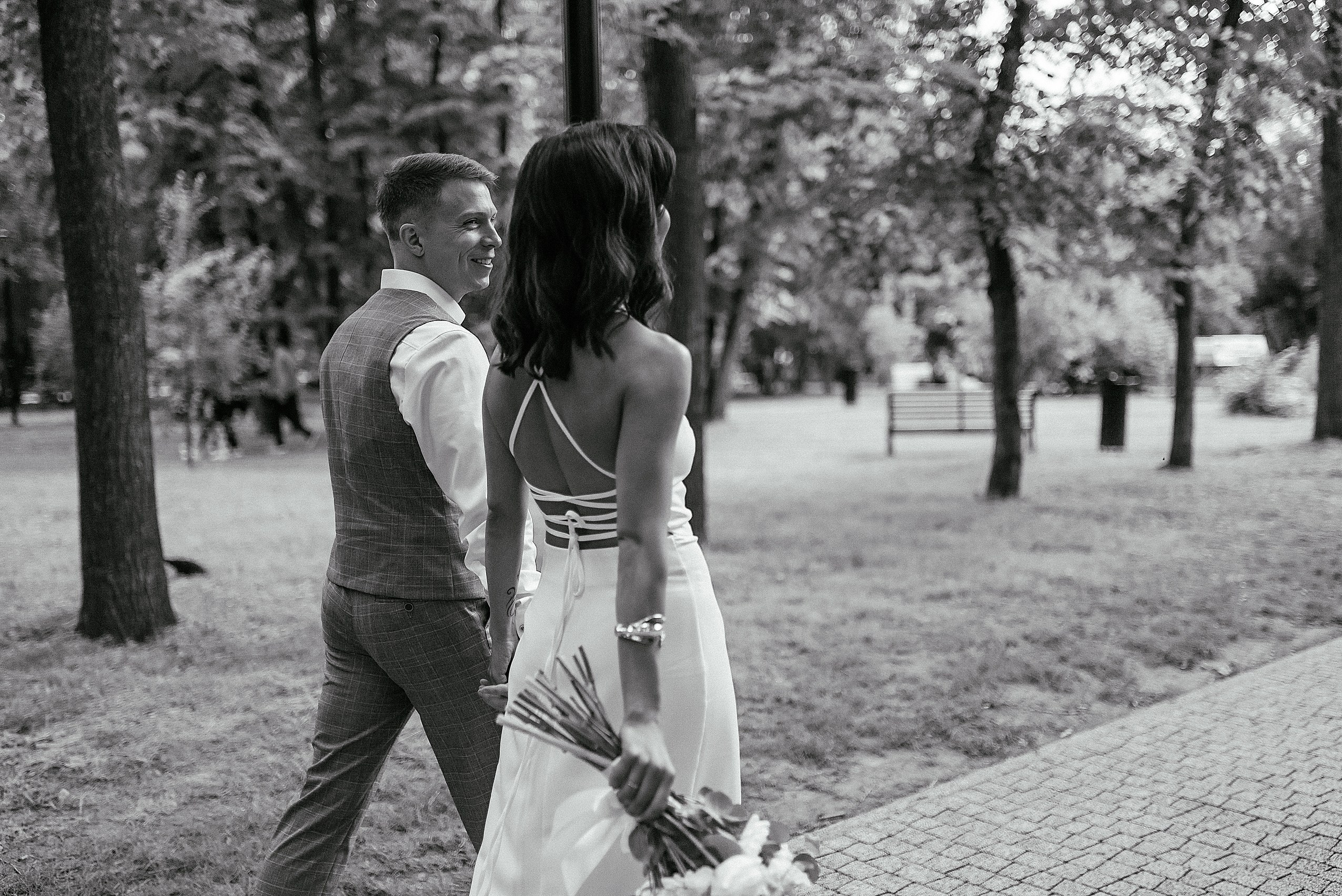 Свадебная фотосессия в парке Новосибирска | Романтика и нежность от фотографа Дарья Едапина. Фотограф Дарья Едапина Новосибирск