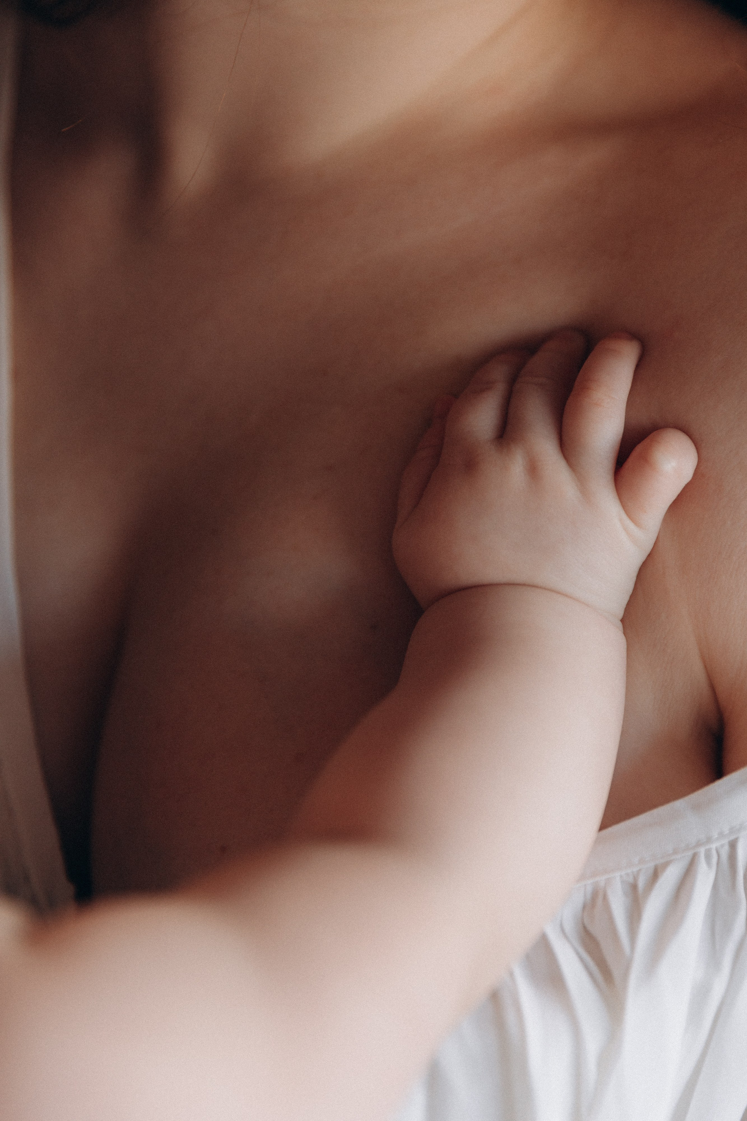 Мама и малыш, домашняя история. Фотограф Ульяна Дивина в Нижнем Новгороде и Нижегородской области