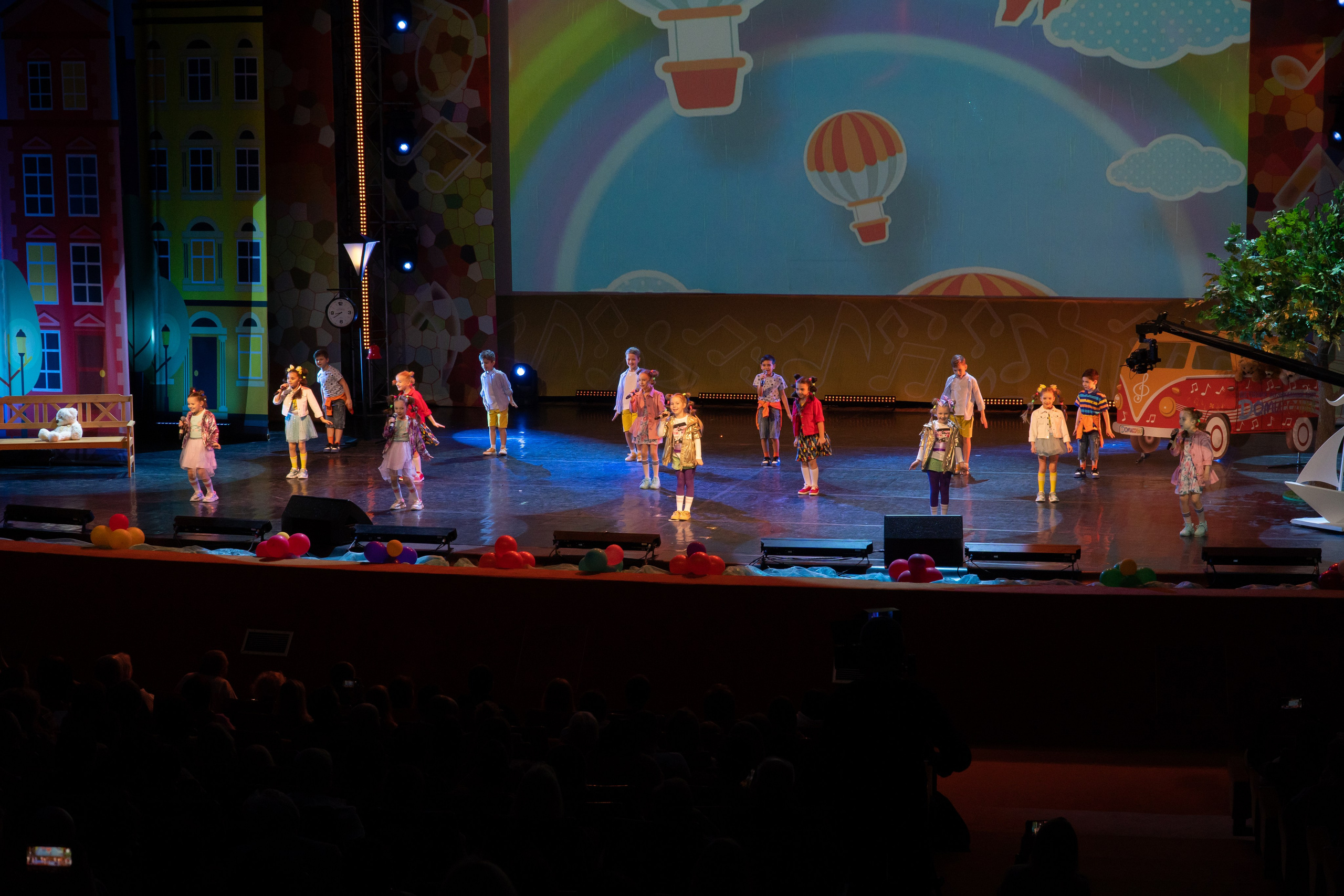 Съёмка концерта для Домисольки, большой концертный зал Космос. «Студия DRONAVT`s» — видеосъёмка и фотография г. Москва