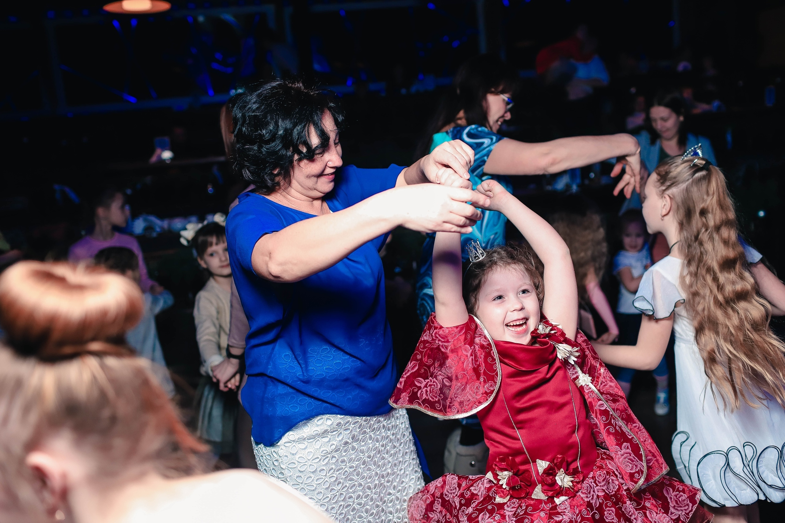 Весело. Бал. Фотограф Томск Скавронский Даниил