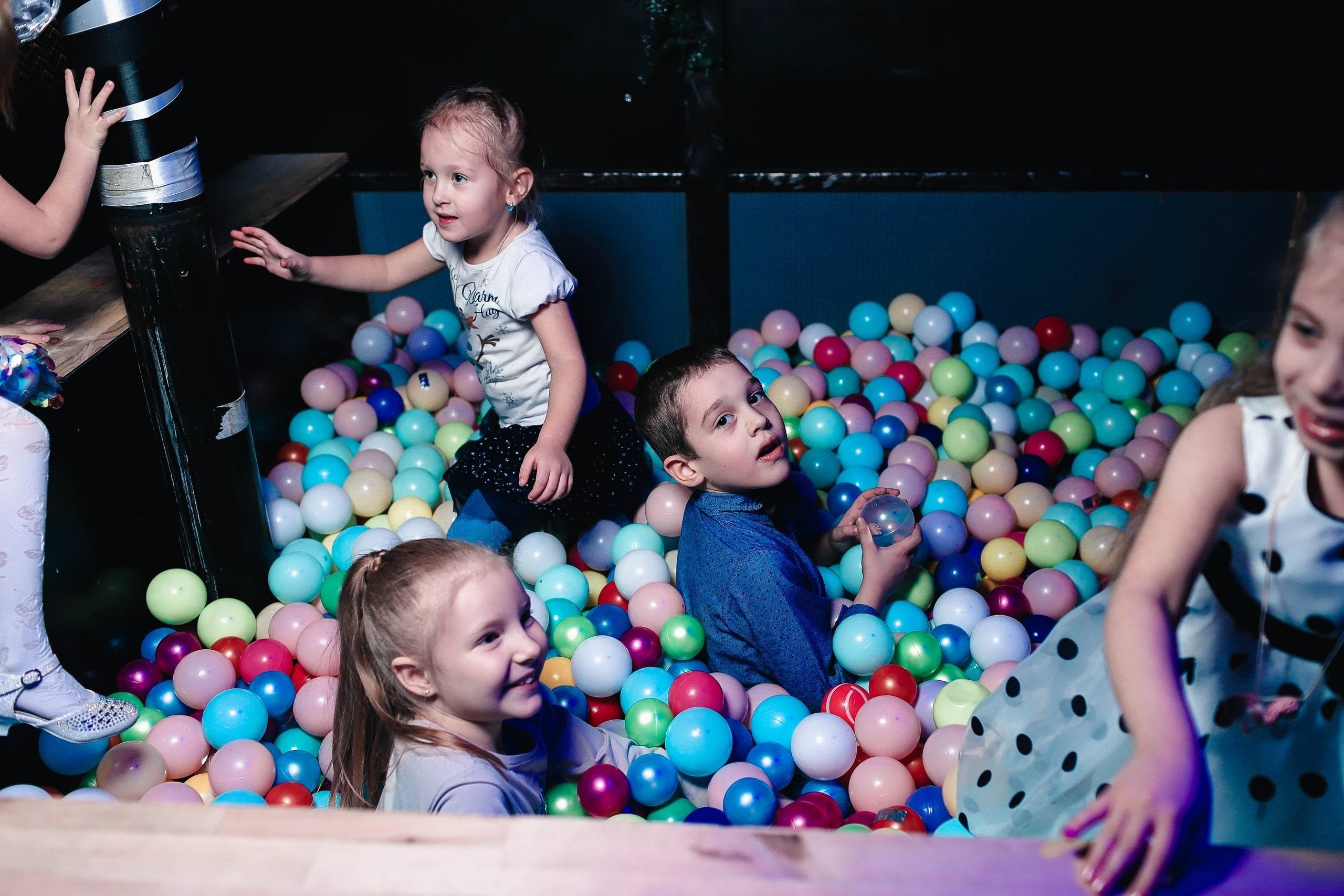 Весело. Бал. Фотограф Томск Скавронский Даниил