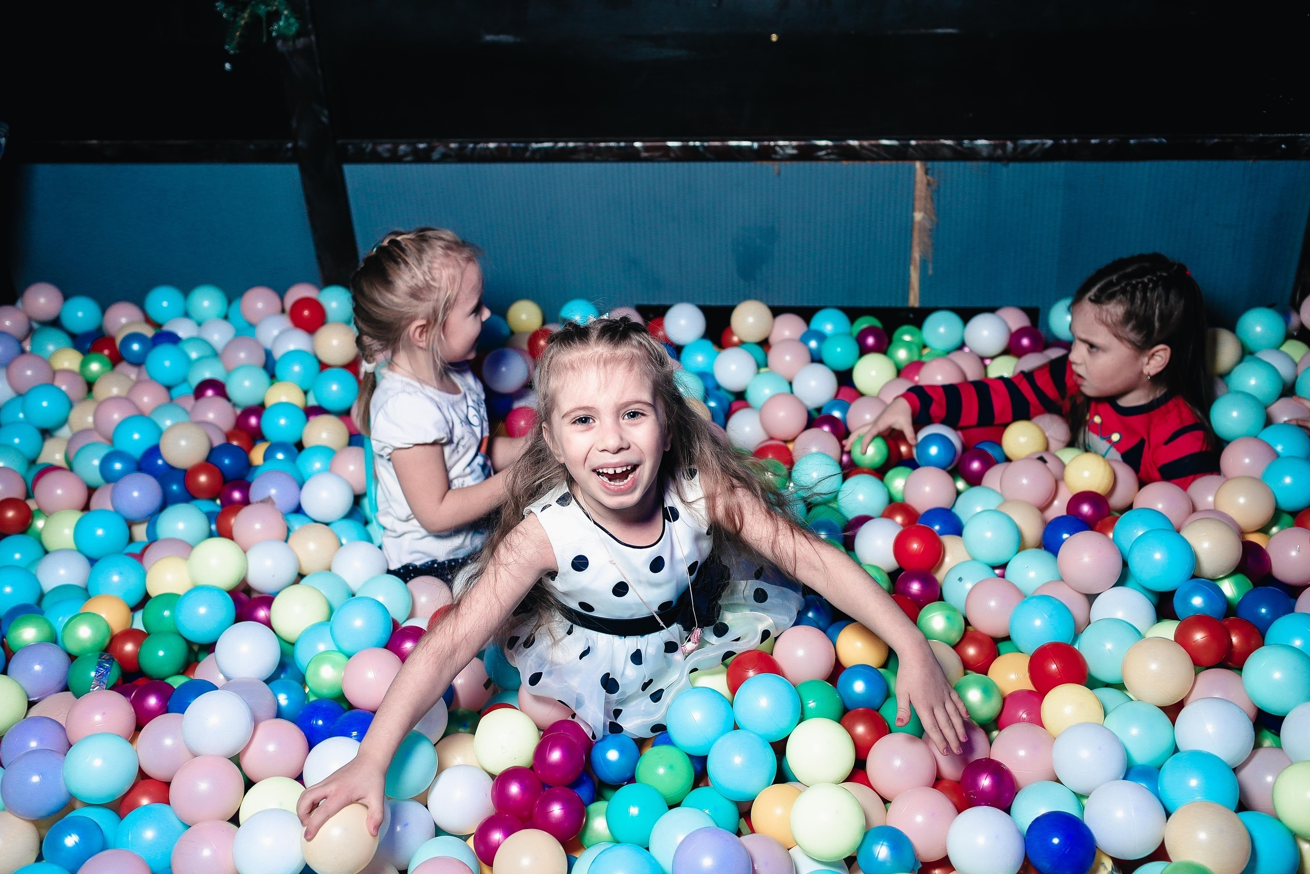 Весело. Бал. Фотограф Томск Скавронский Даниил