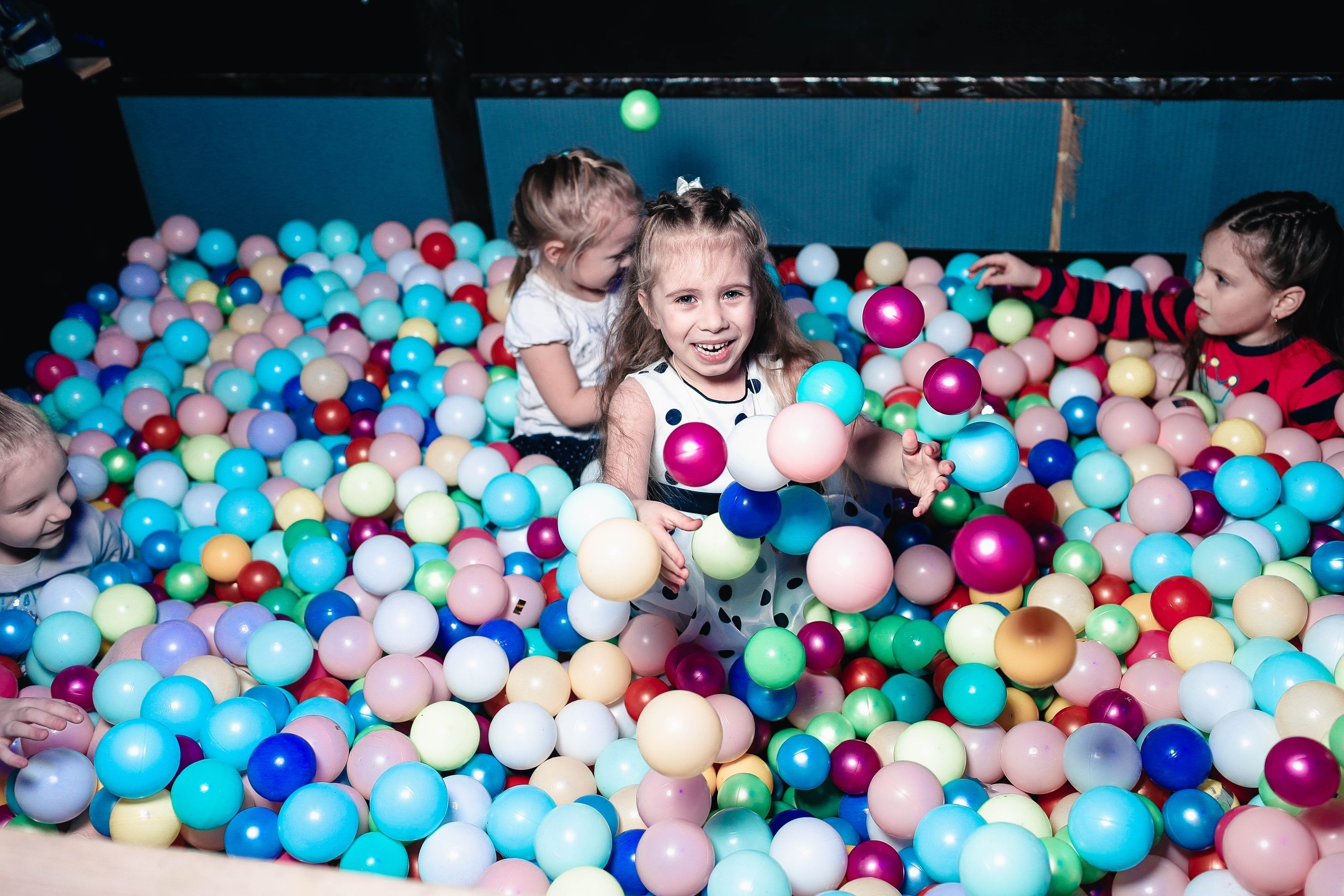 Весело. Бал. Фотограф Томск Скавронский Даниил