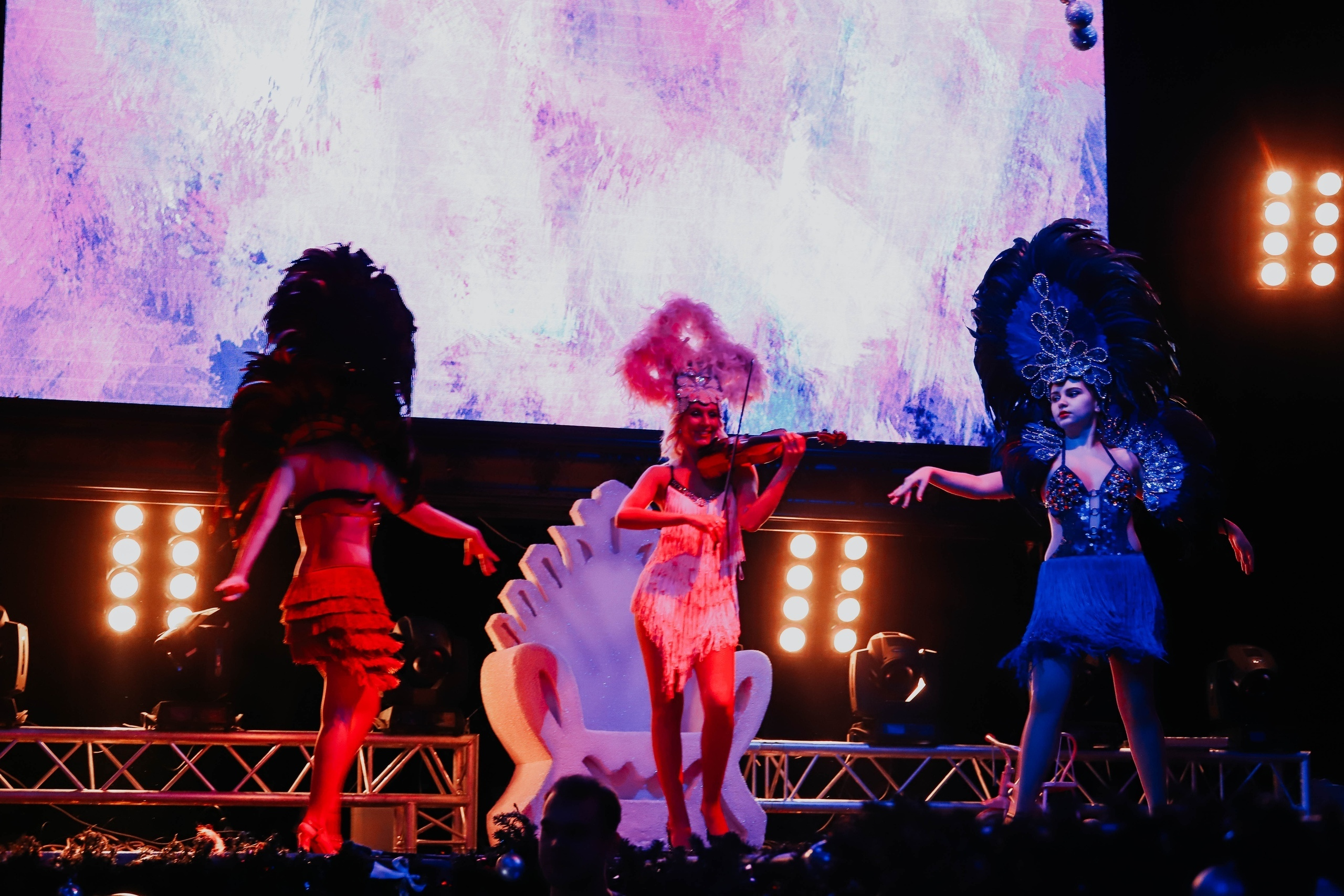 Весело. Бал. Фотограф Томск Скавронский Даниил