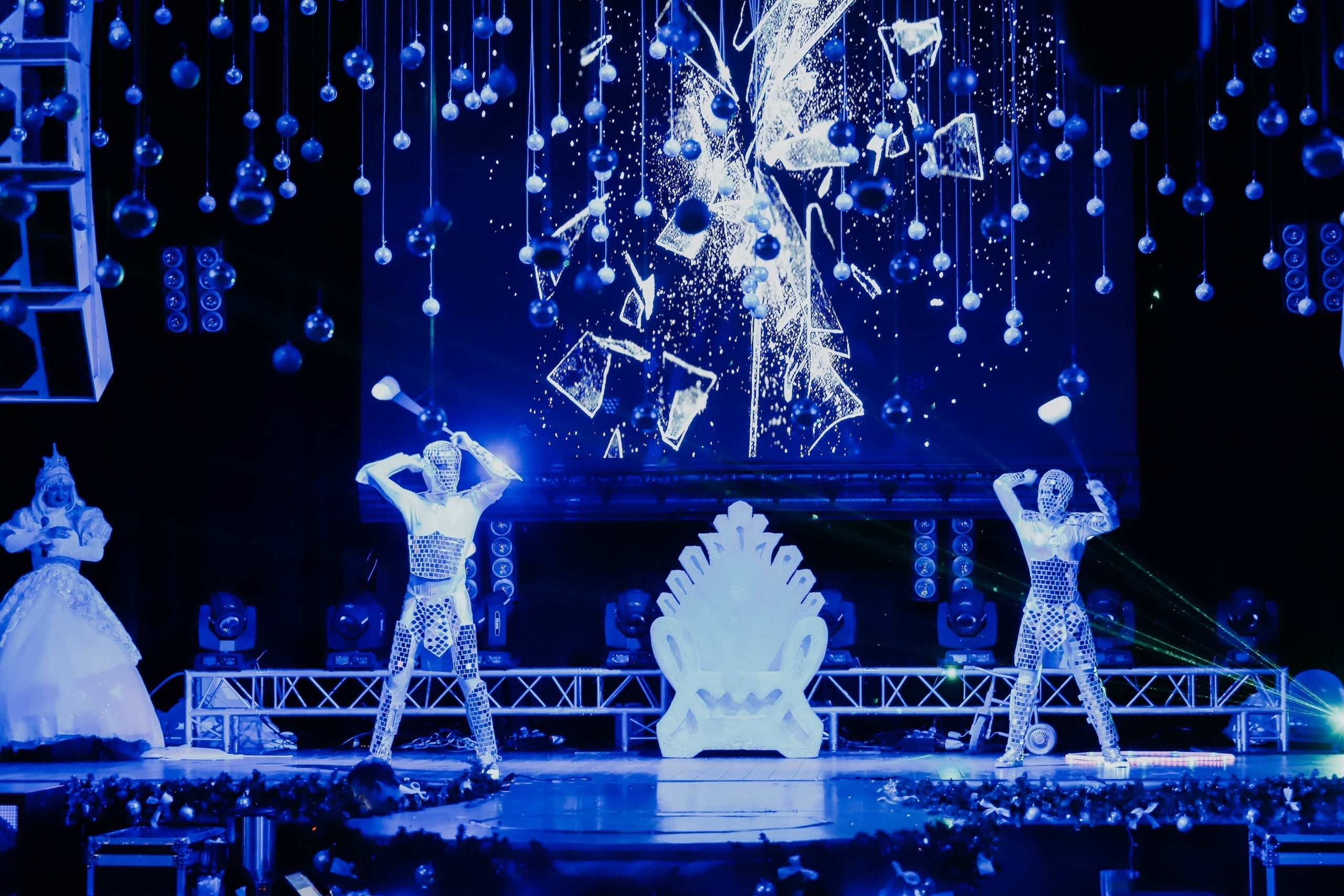 Весело. Бал. Фотограф Томск Скавронский Даниил