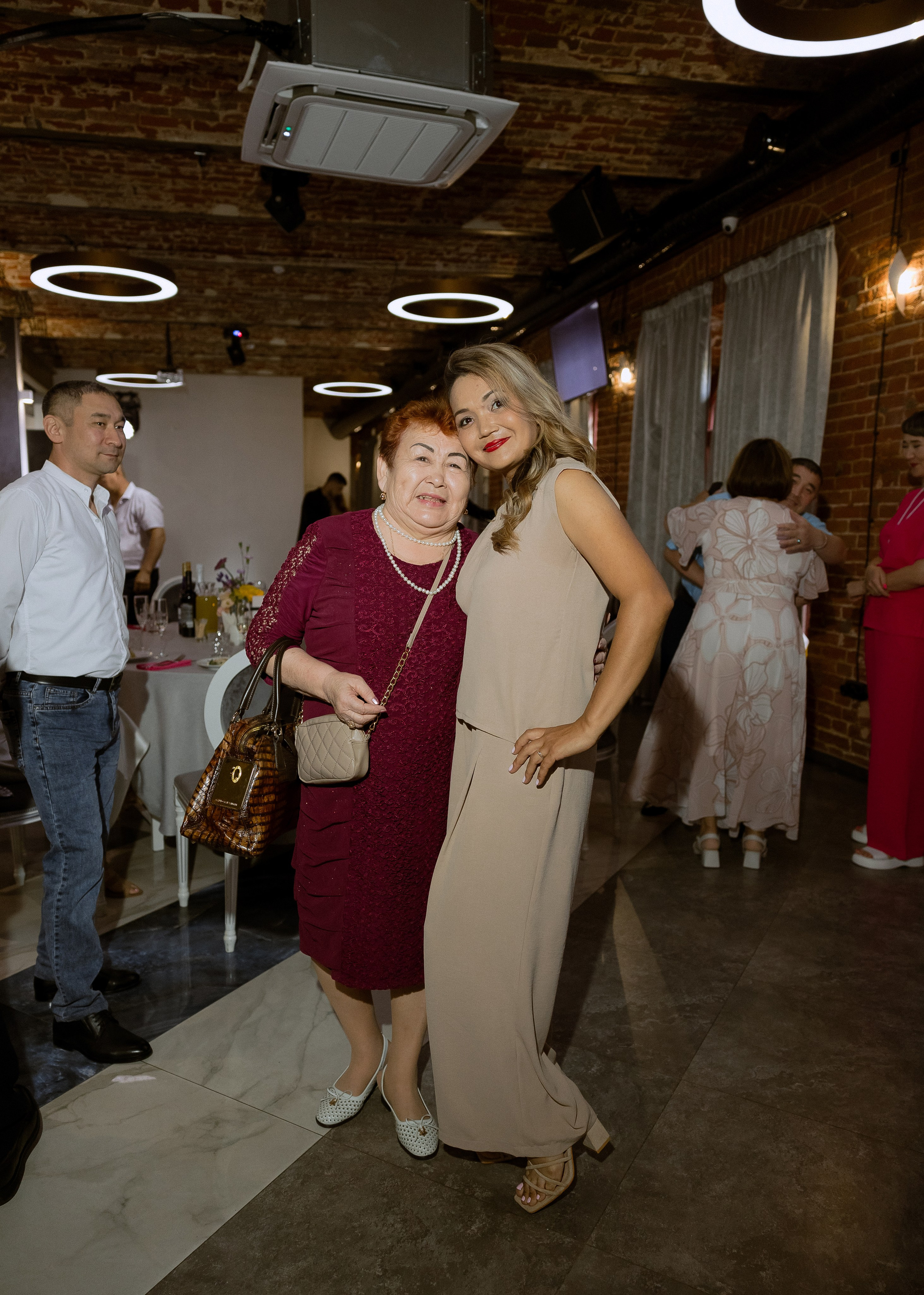 Дмитрий и Алита. Фотограф Эмиль Исякаев