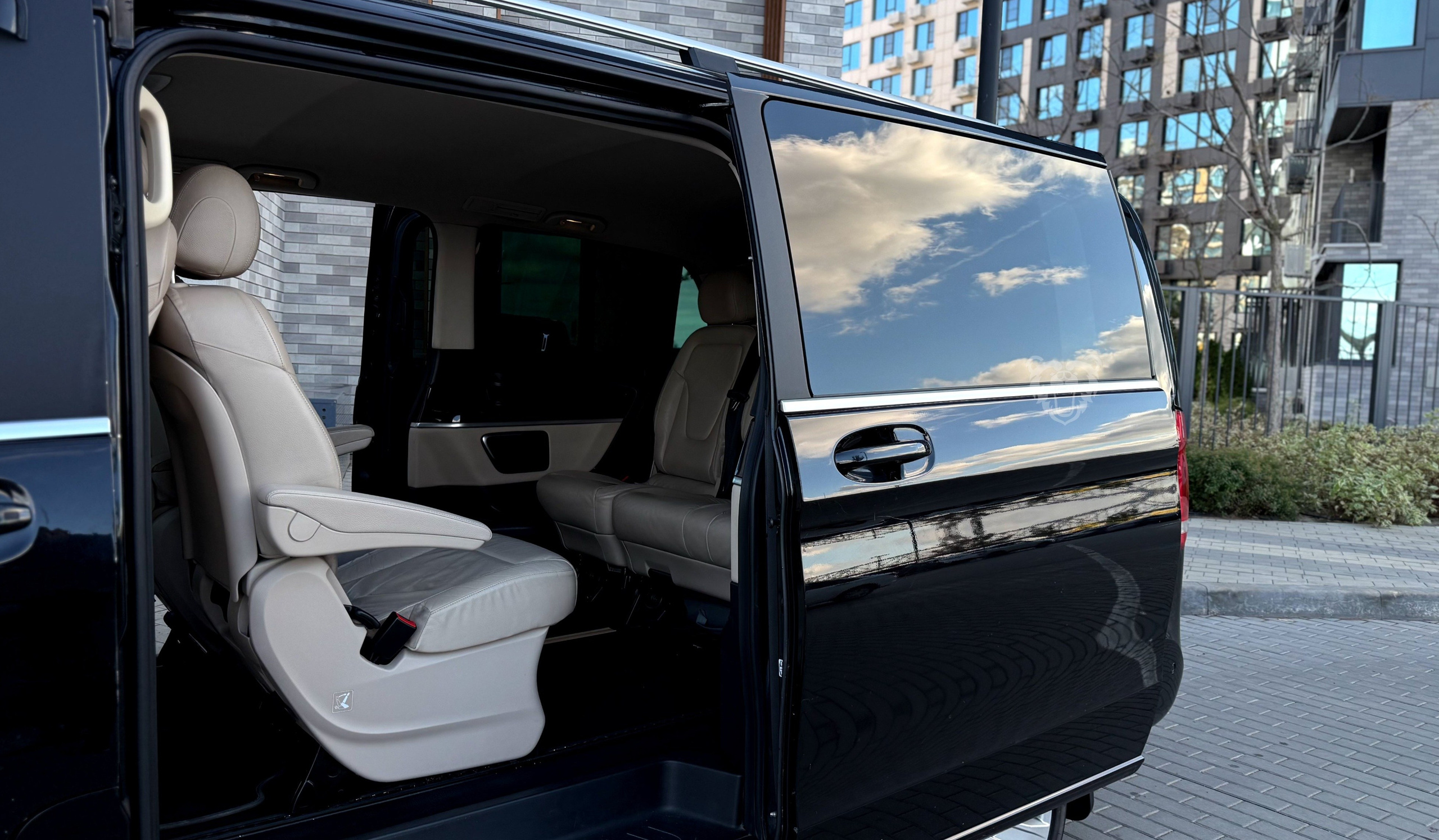 Услуги. Аренда премиум автомобилей в Астрахани