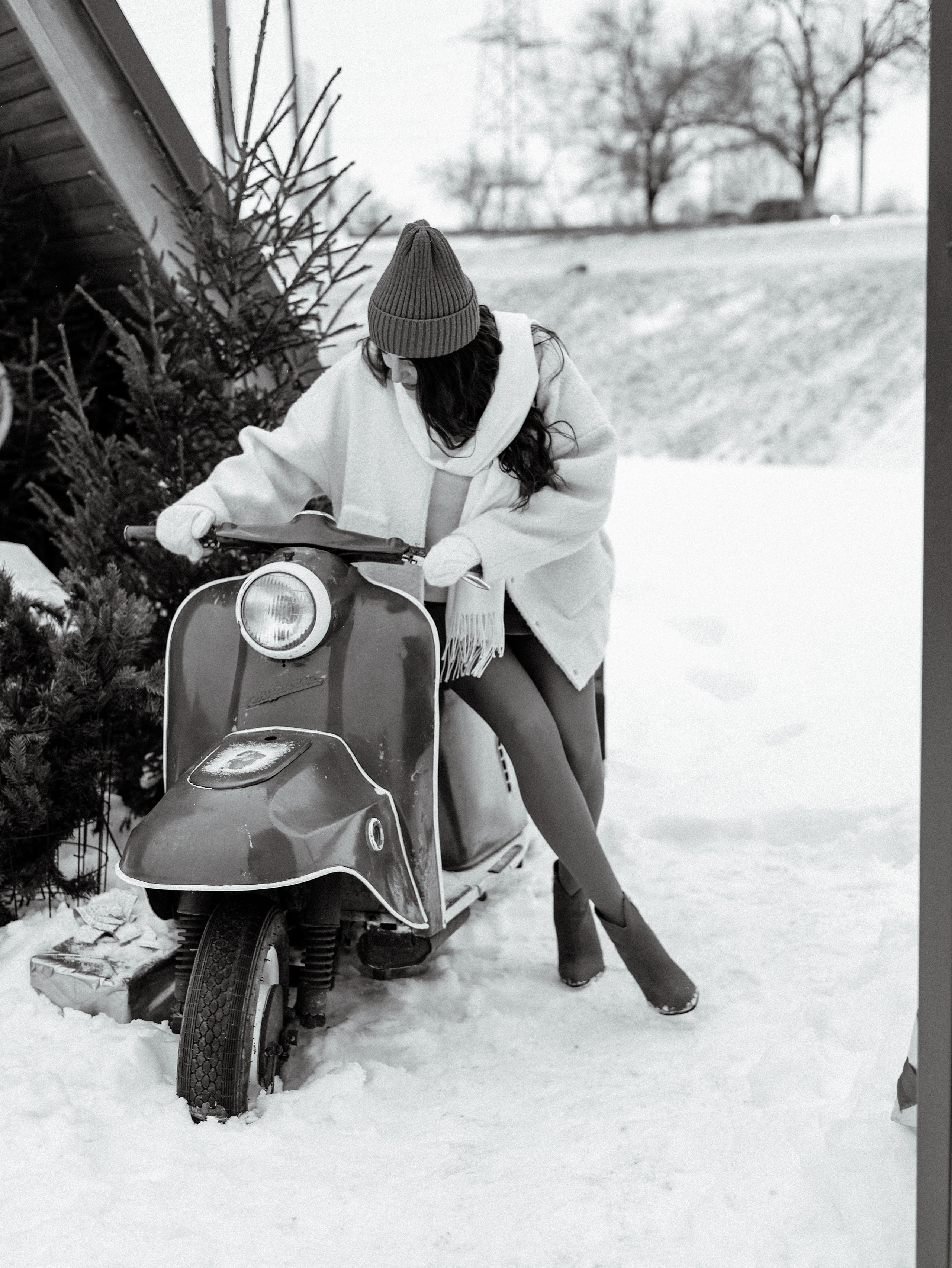 Вера в красном. Мания, портретный фотограф в городе Оренбург