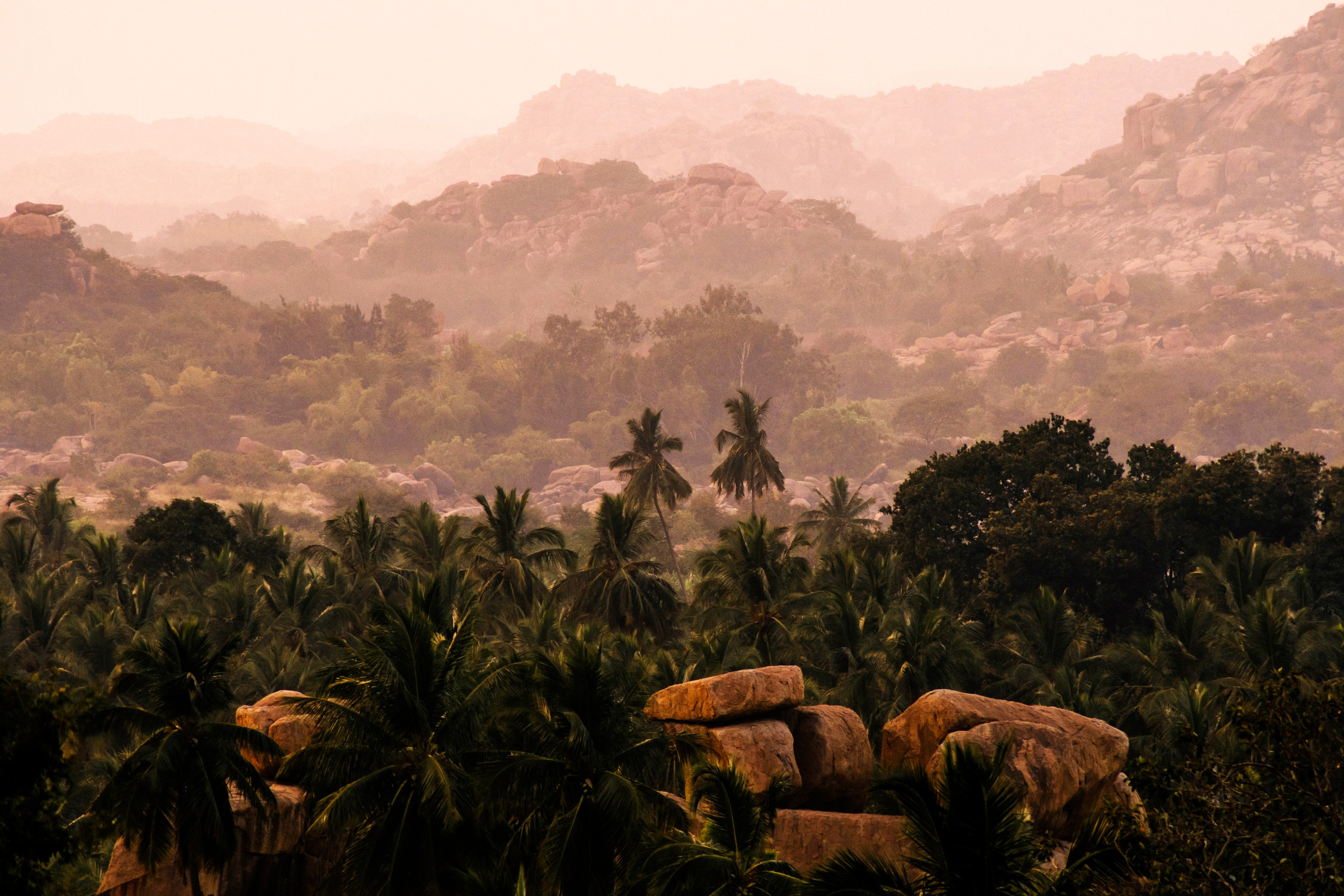 Hampi street. Iraogo