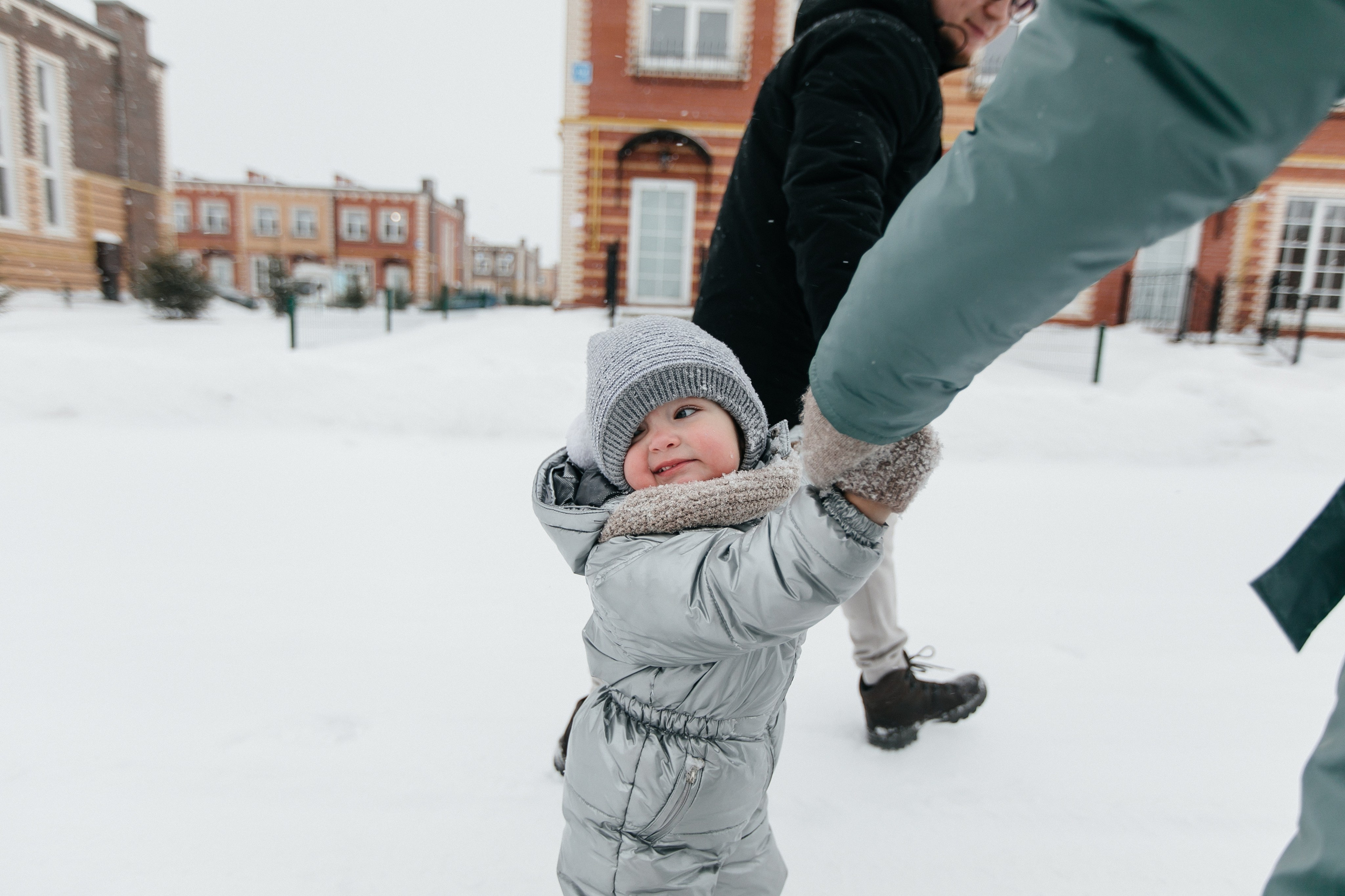 Где-то снежные дремлют метели, В ожидании праздничных чудес. Душевный фотограф Ваших самых ярких событий Марина Погребняк