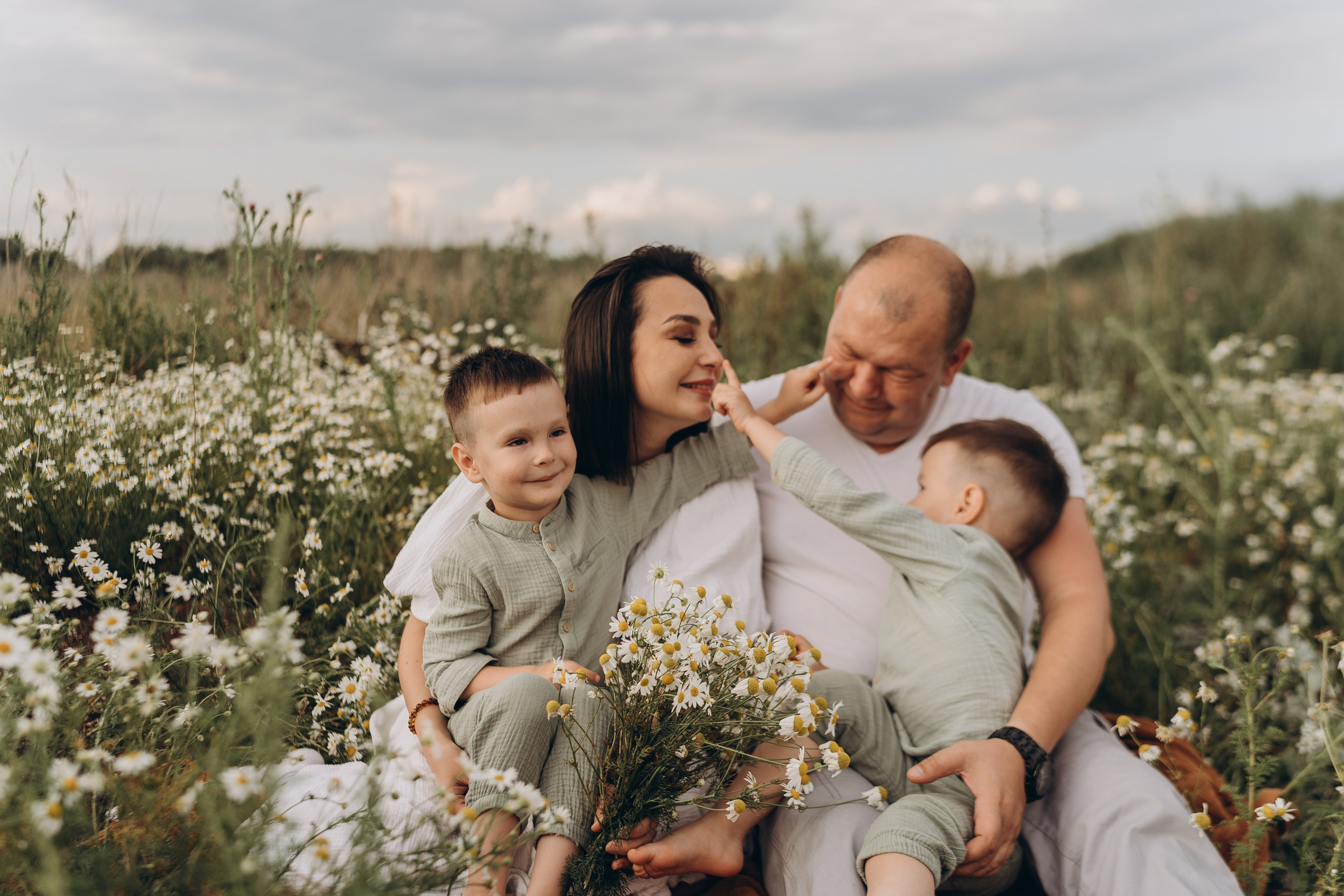 Лето. Ромашки. Семья. Семейный и домашний фотограф в Уфе Ирина Гарасюта