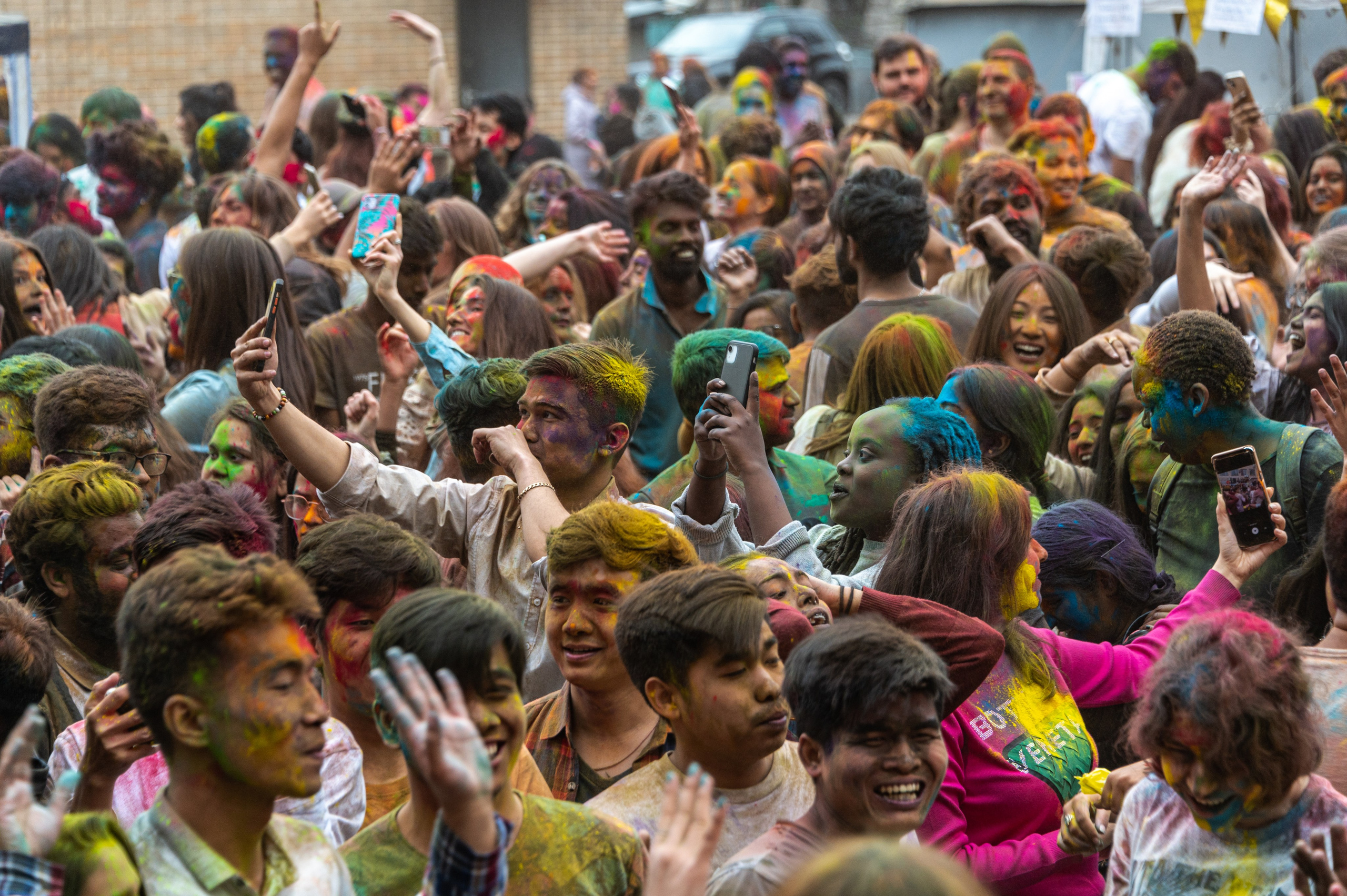 Праздник Холи в Москве. Фотограф Роман Адлер