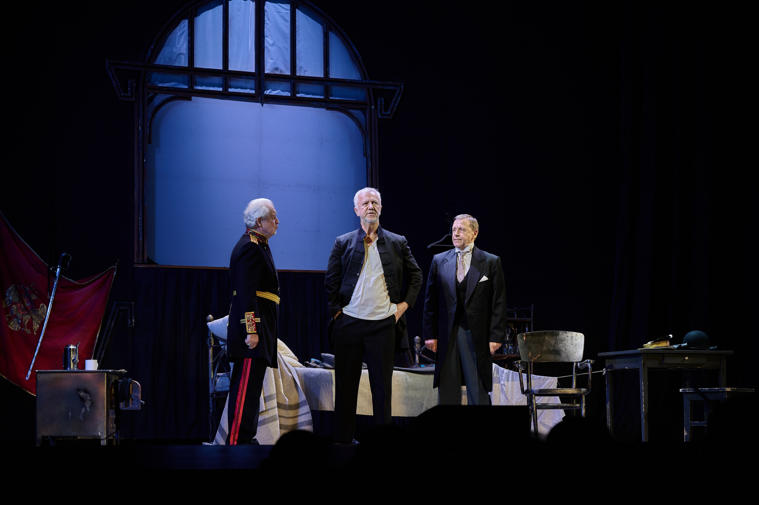 Спектакль «Товарищ». Фотограф Роман Адлер