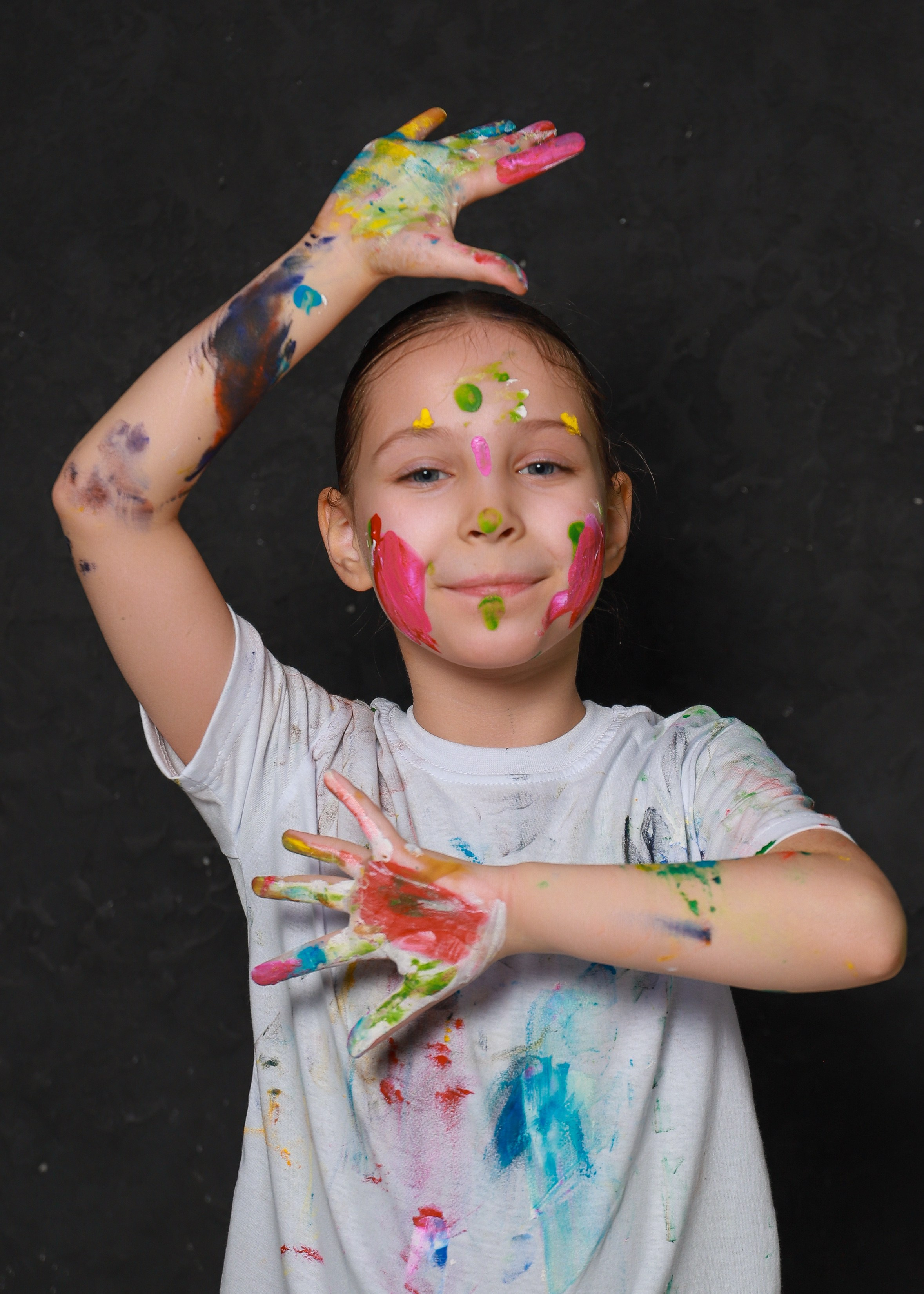 Младшие с красками. Фотограф Юлия Мальцева