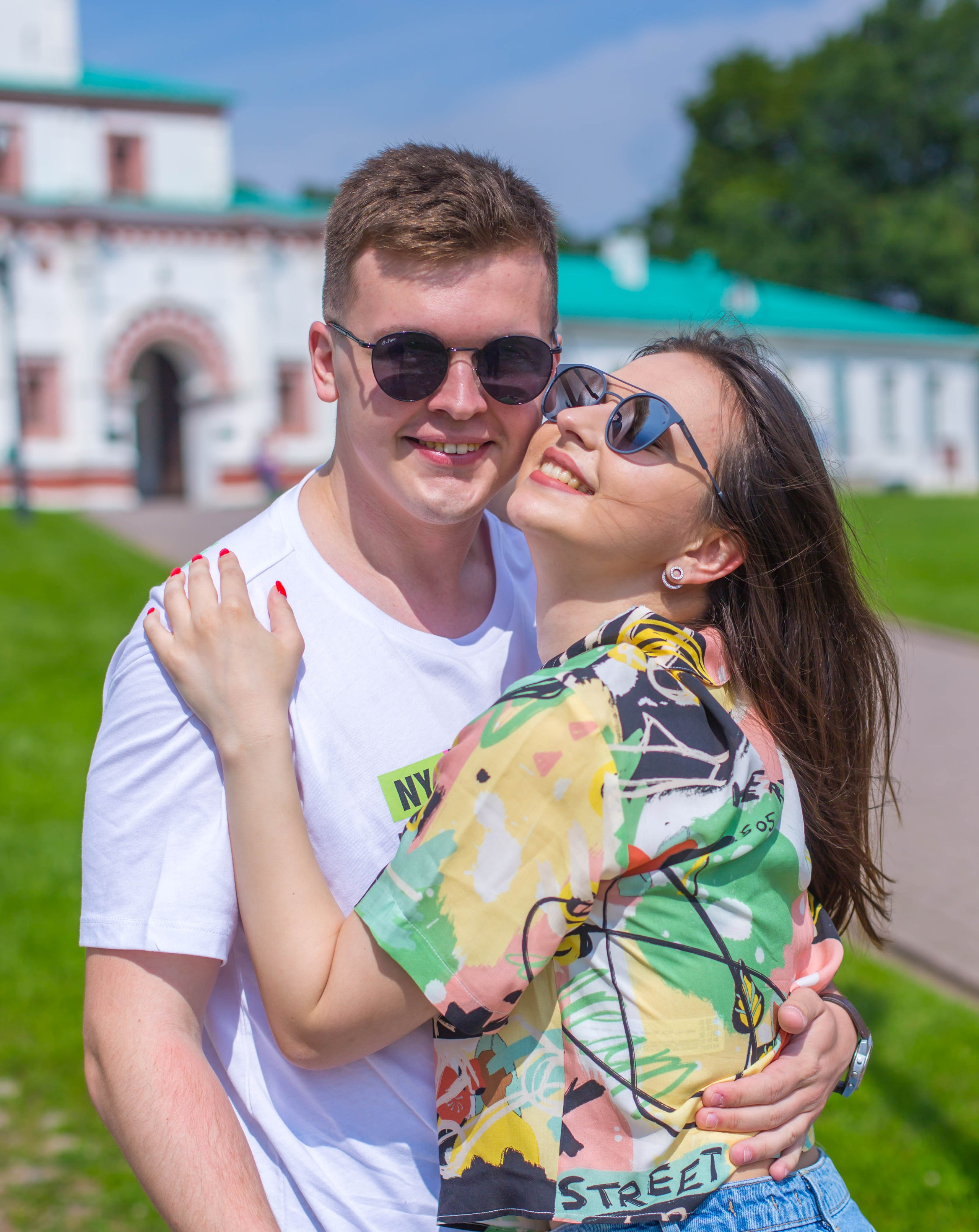 Фотосессия для двоих перед свадьбой в парке Коломенское