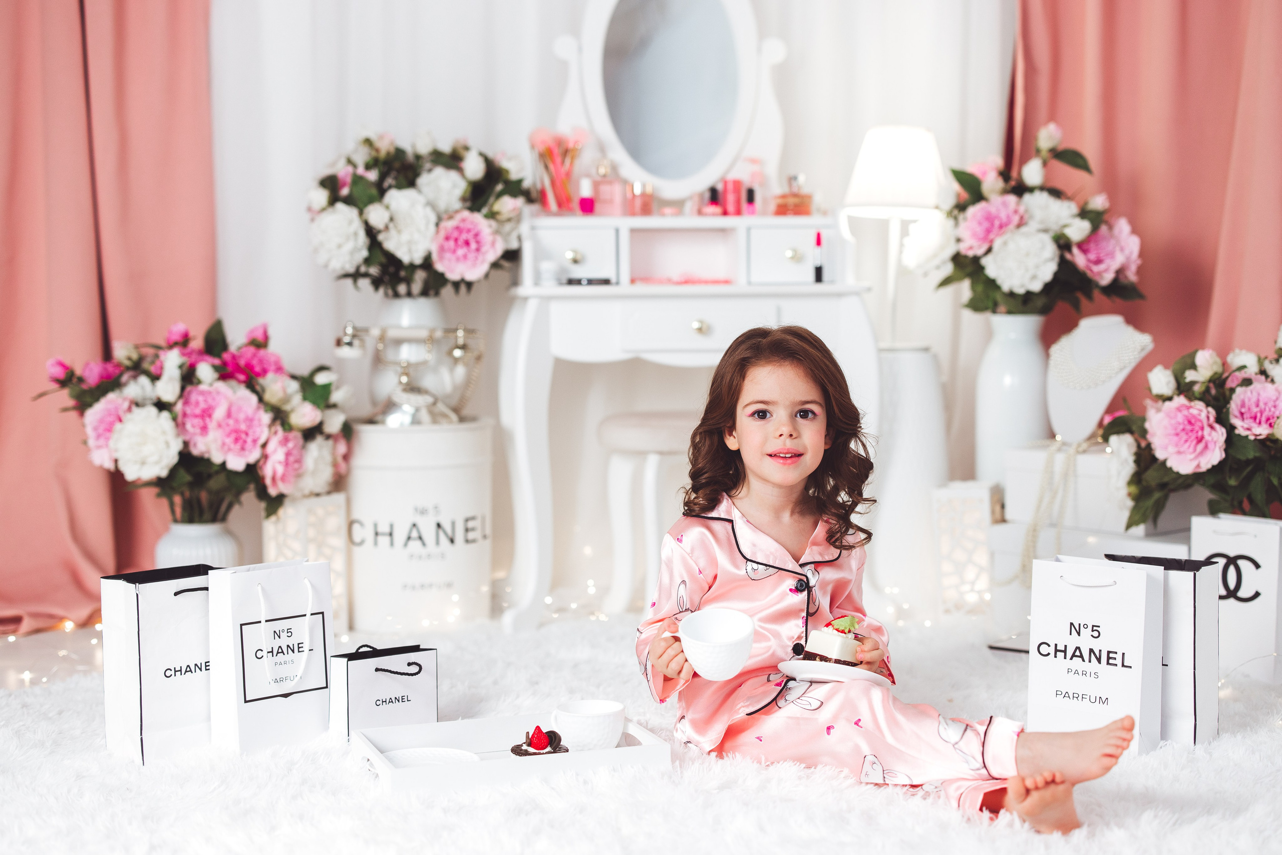 Фотосессия для девочек в стиле «Шанель». Семейный и детский фотограф в Краснодаре Анна Трашкова