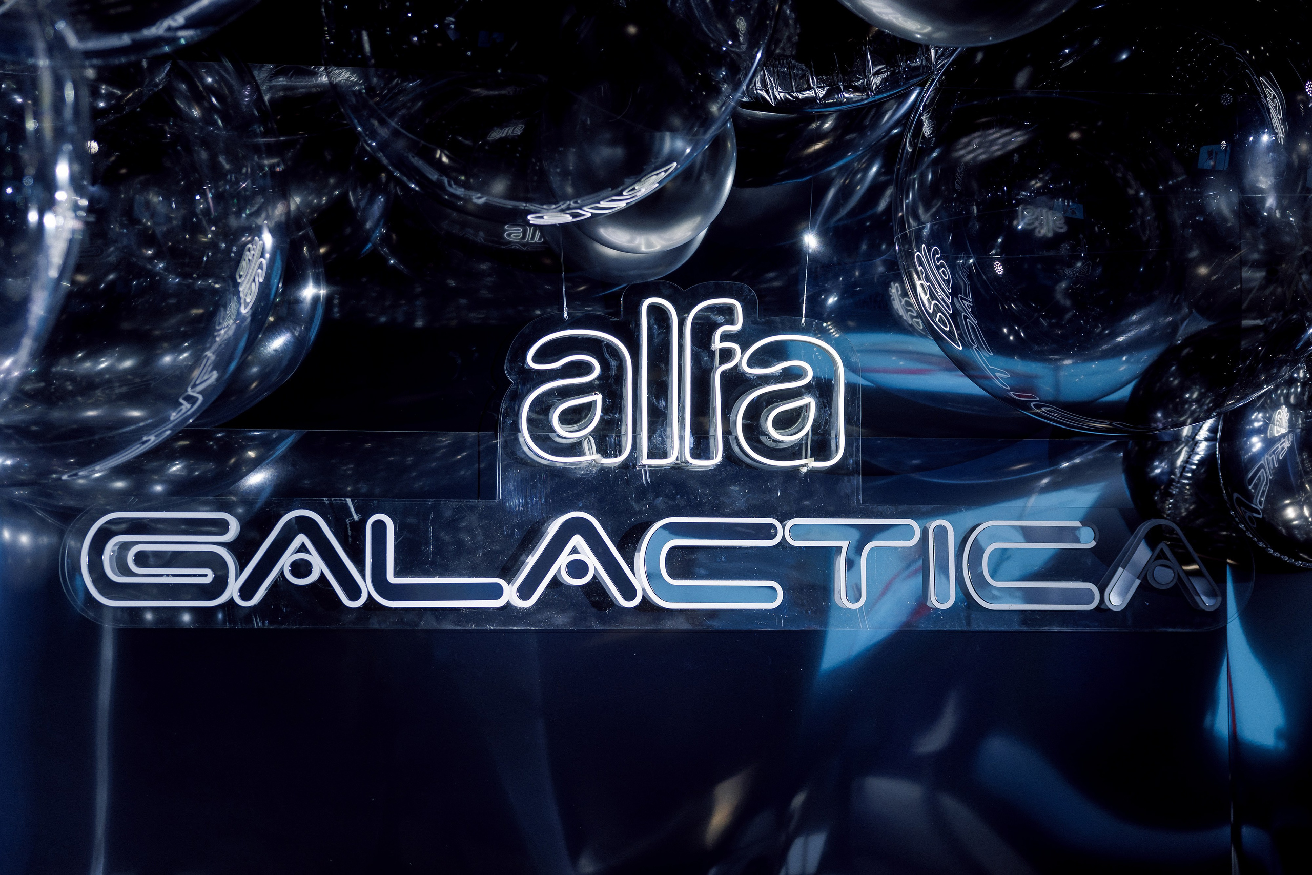 Alfa Galactic. Кадровик продакшн: Фото и видеосъемка форумов, конференций, масштабных событий в Иркутске
