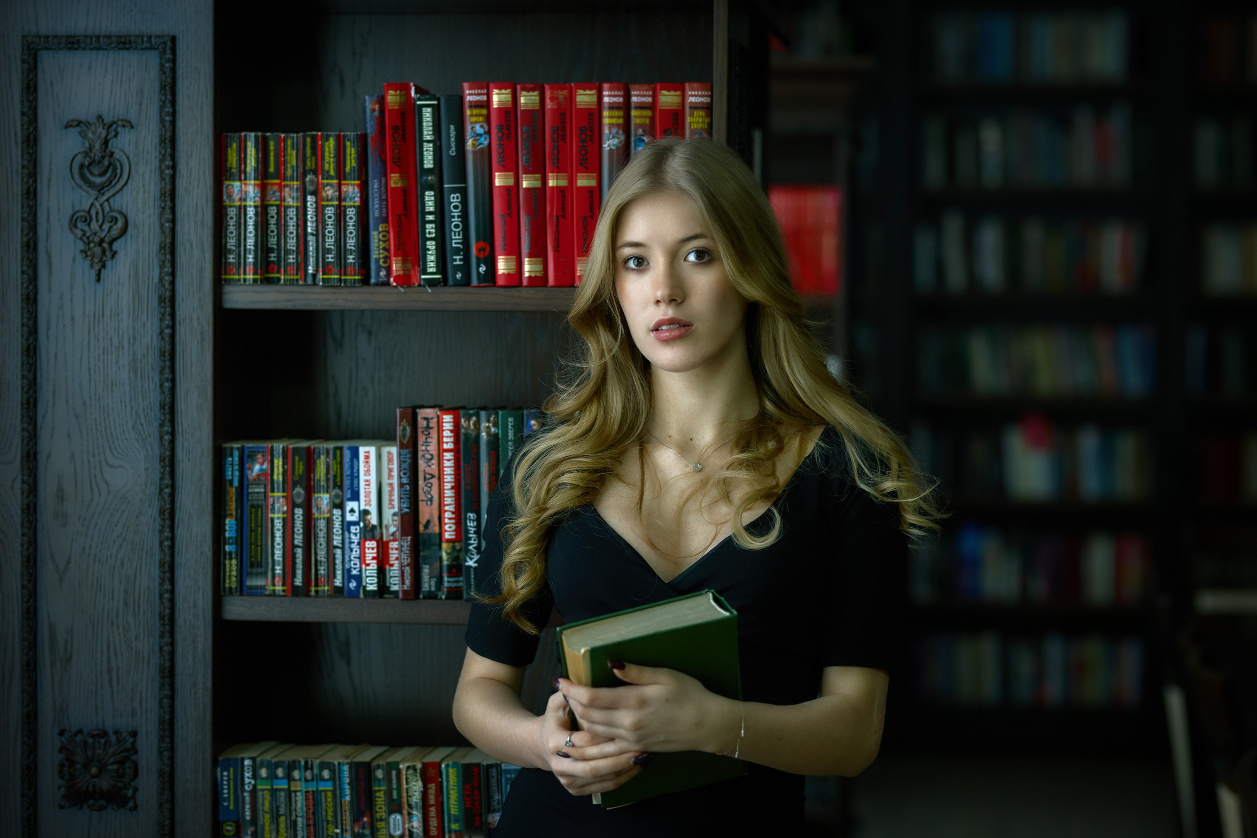 Фотосессия библиотека. Владимир Суздалов (ProMaXe) — Портретный фотограф, тематические фотосессии в Чебоксарах