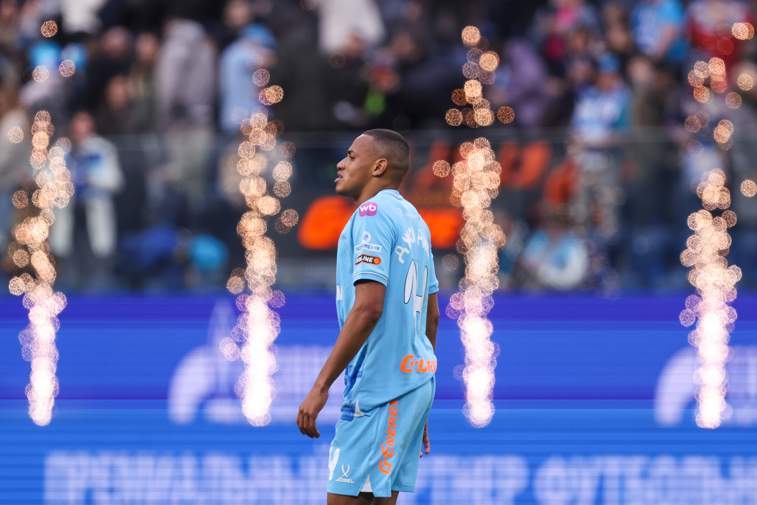 ФК «Зенит» — ФК «Крылья советов». Спортивный и репортажный фотограф Антон Тереханов