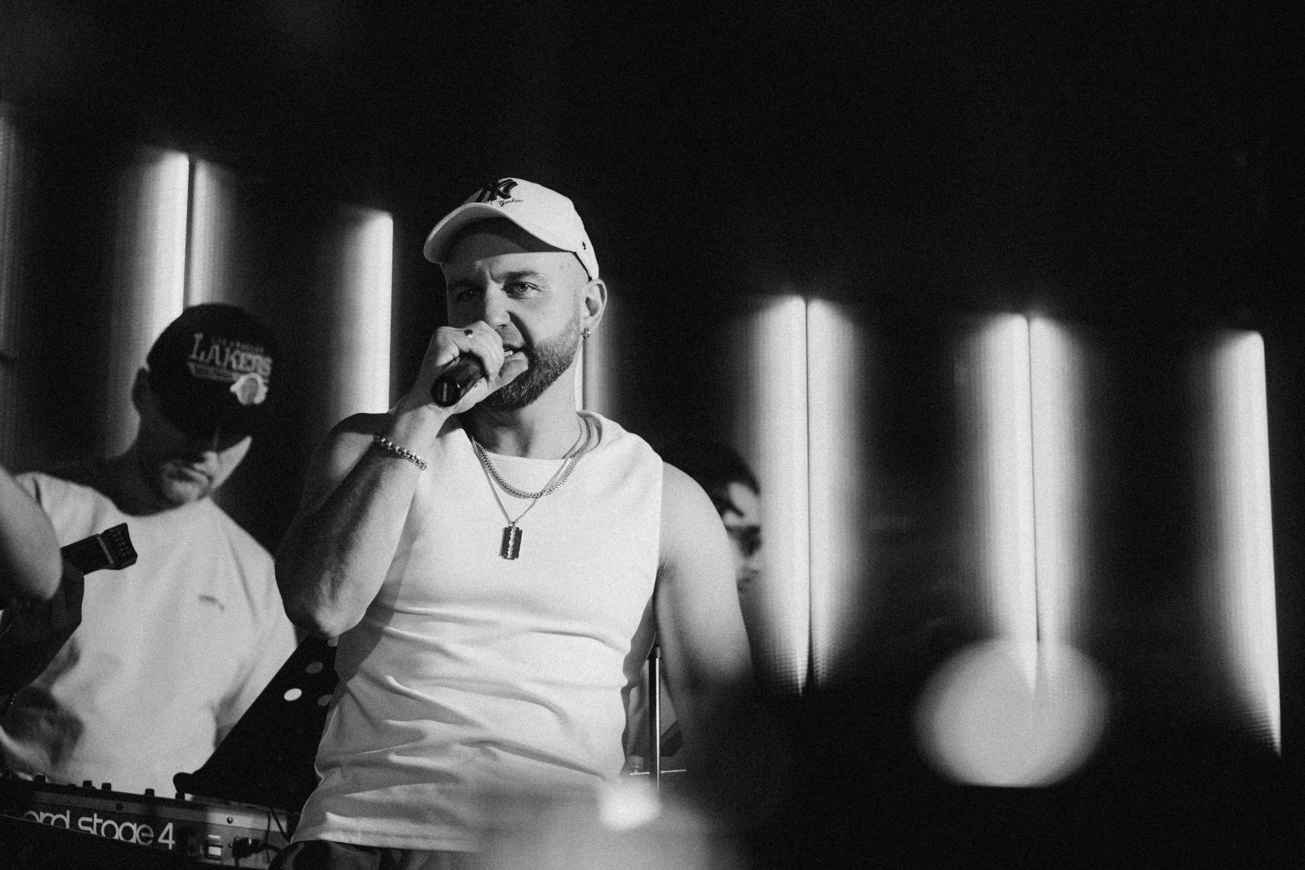 Концерт учеников вокальной школы «Сигнон» в баре «Руки Вверх»