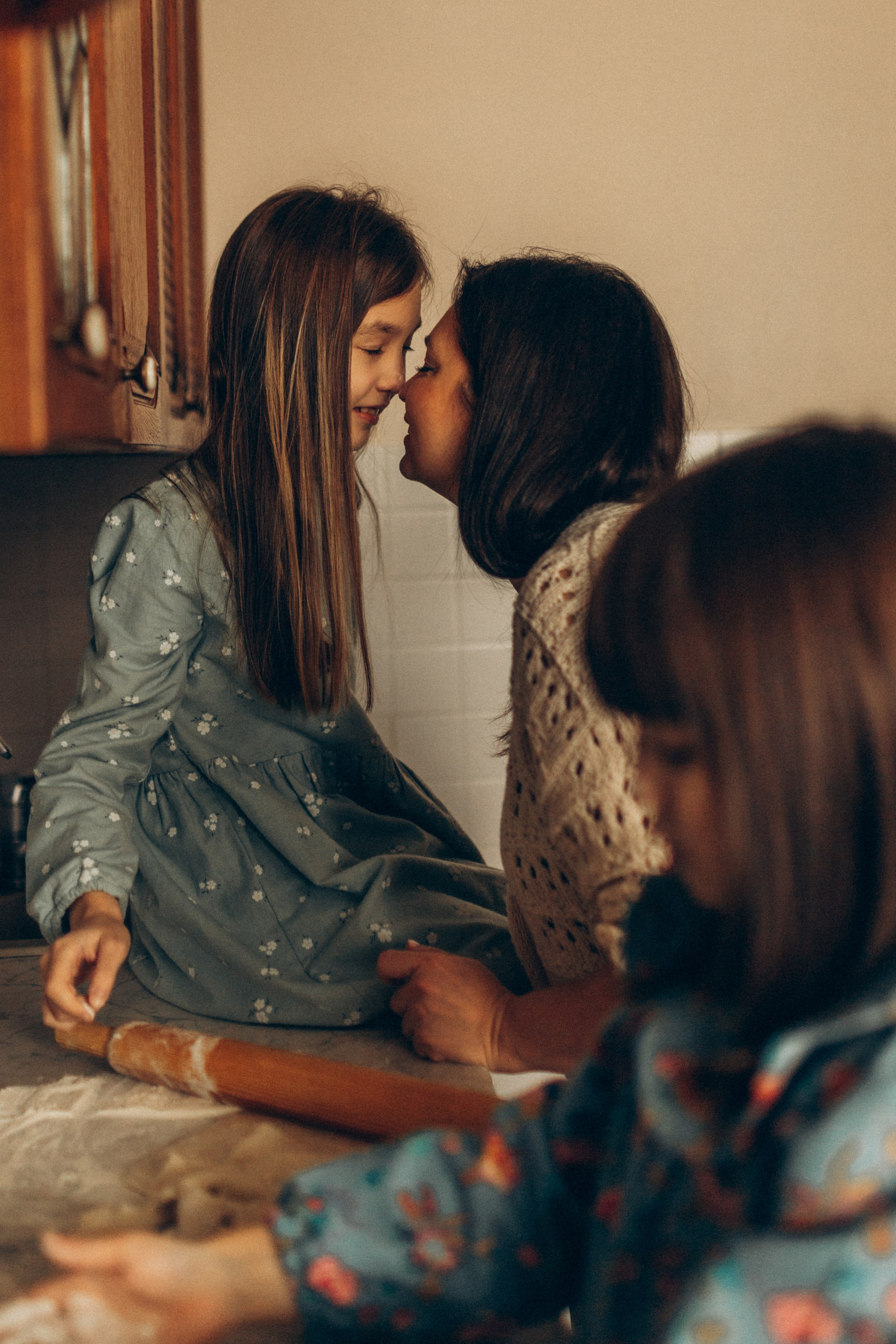 Наталья с Алиной и Ярославой. Семейный фотограф lifestyle в Новосибирске Елена Шпилевая