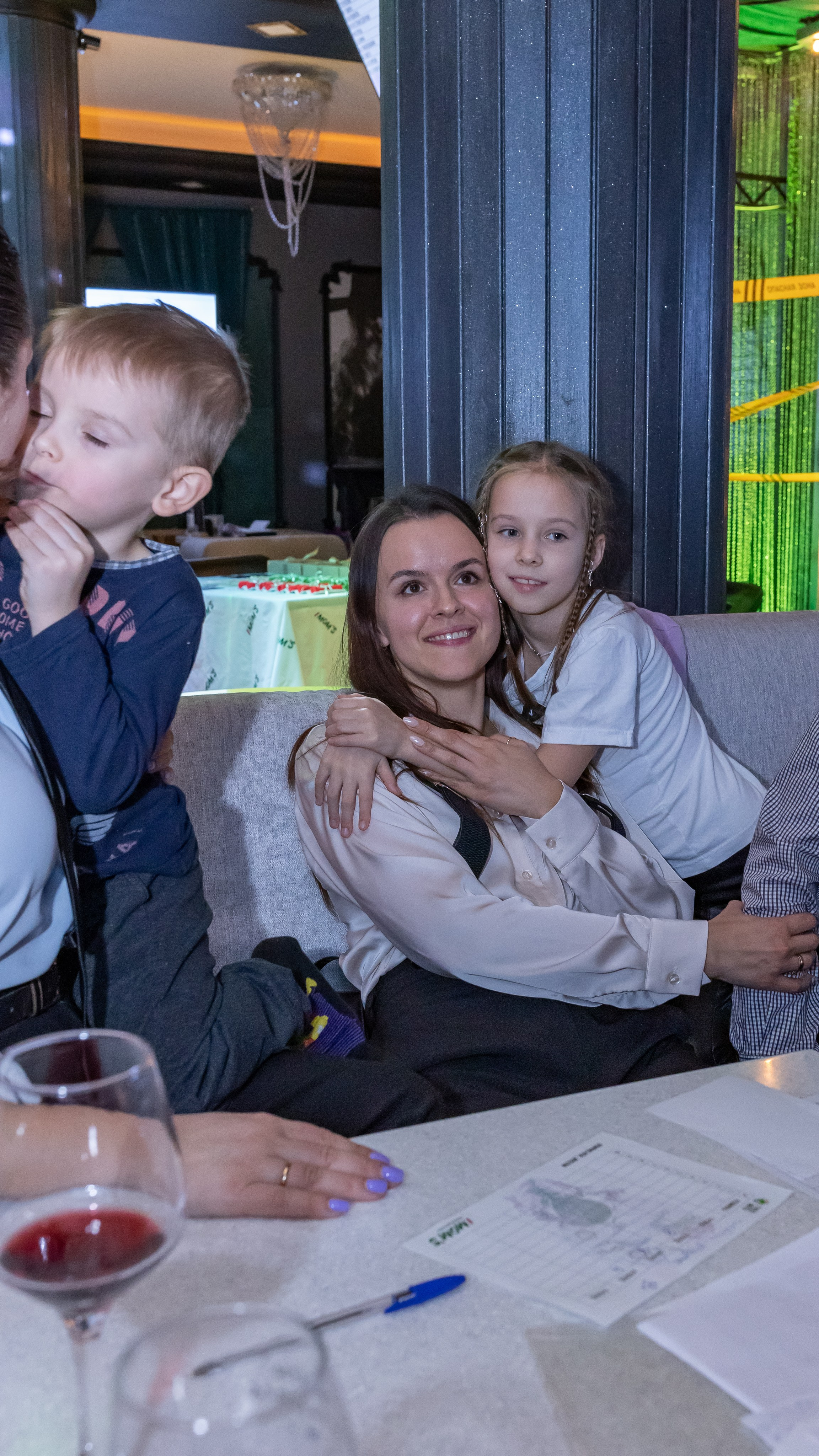 I`mom`s шоу-квиз «Детективы». Сказочный фотограф для Вас и Вашей семьи