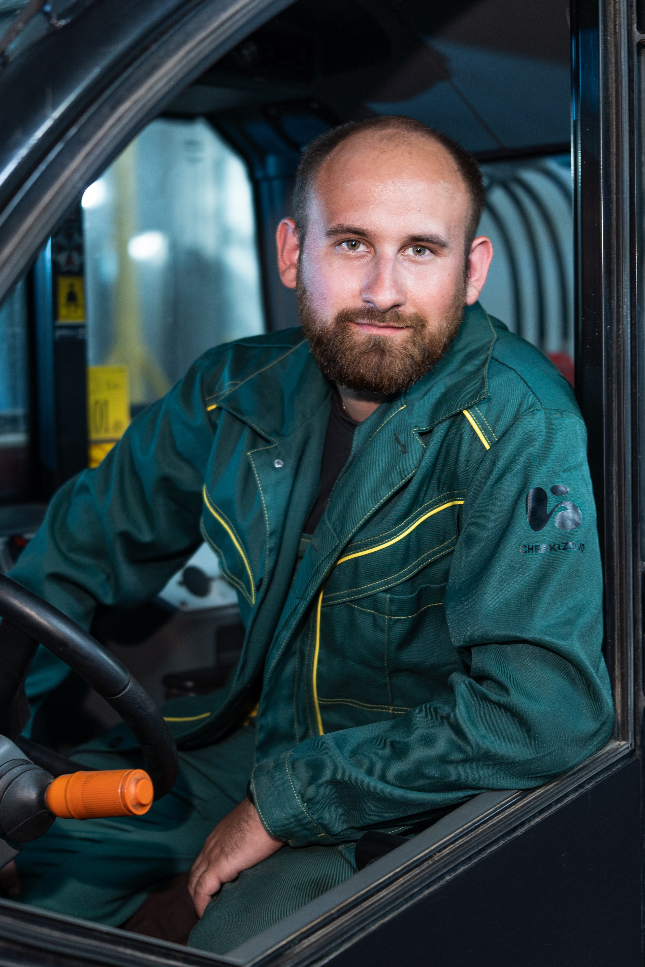 Фотографии сотрудников в офисах, на производстве и в студии