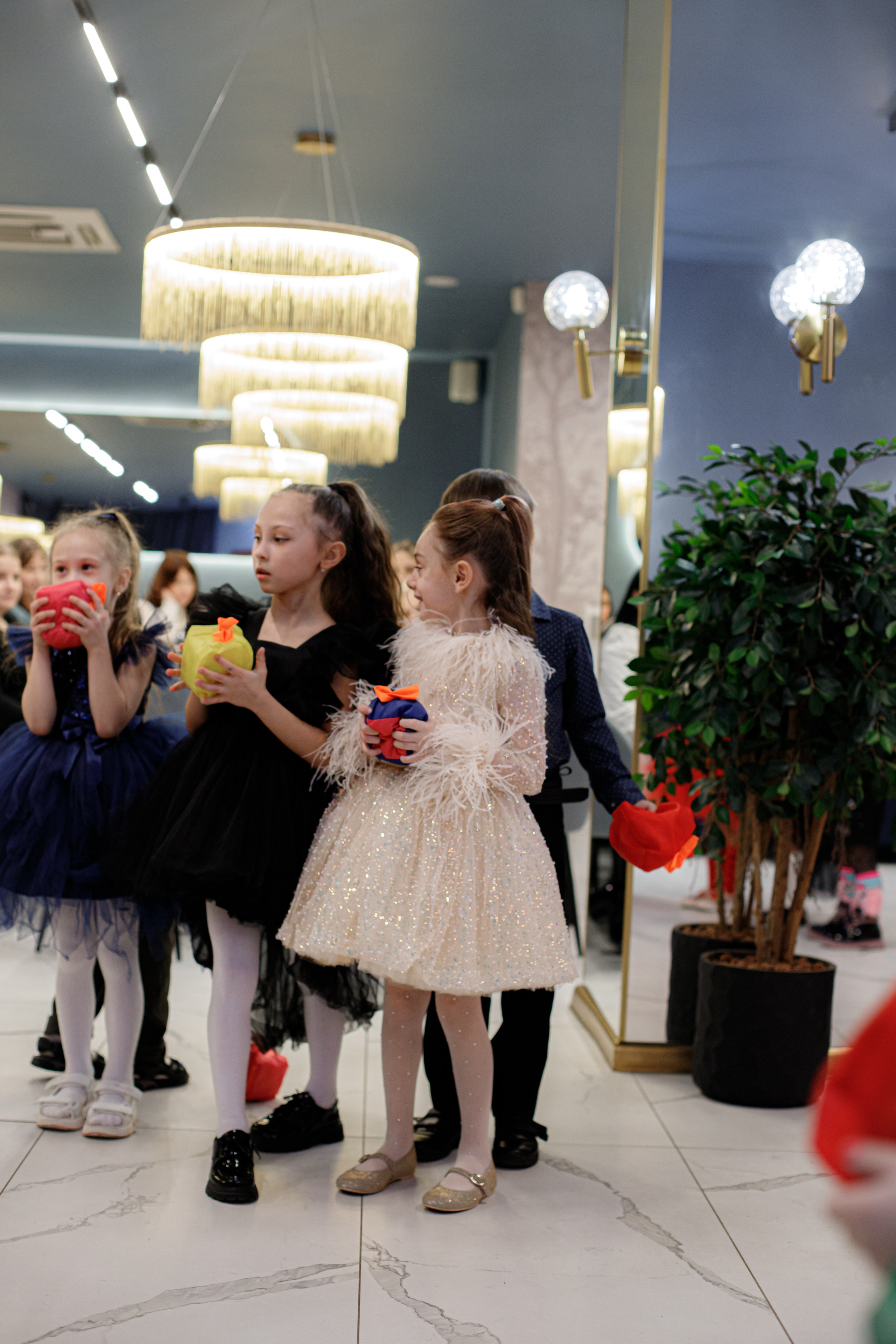 ASIA'S BIRTHDAY PARTY. Photokarish