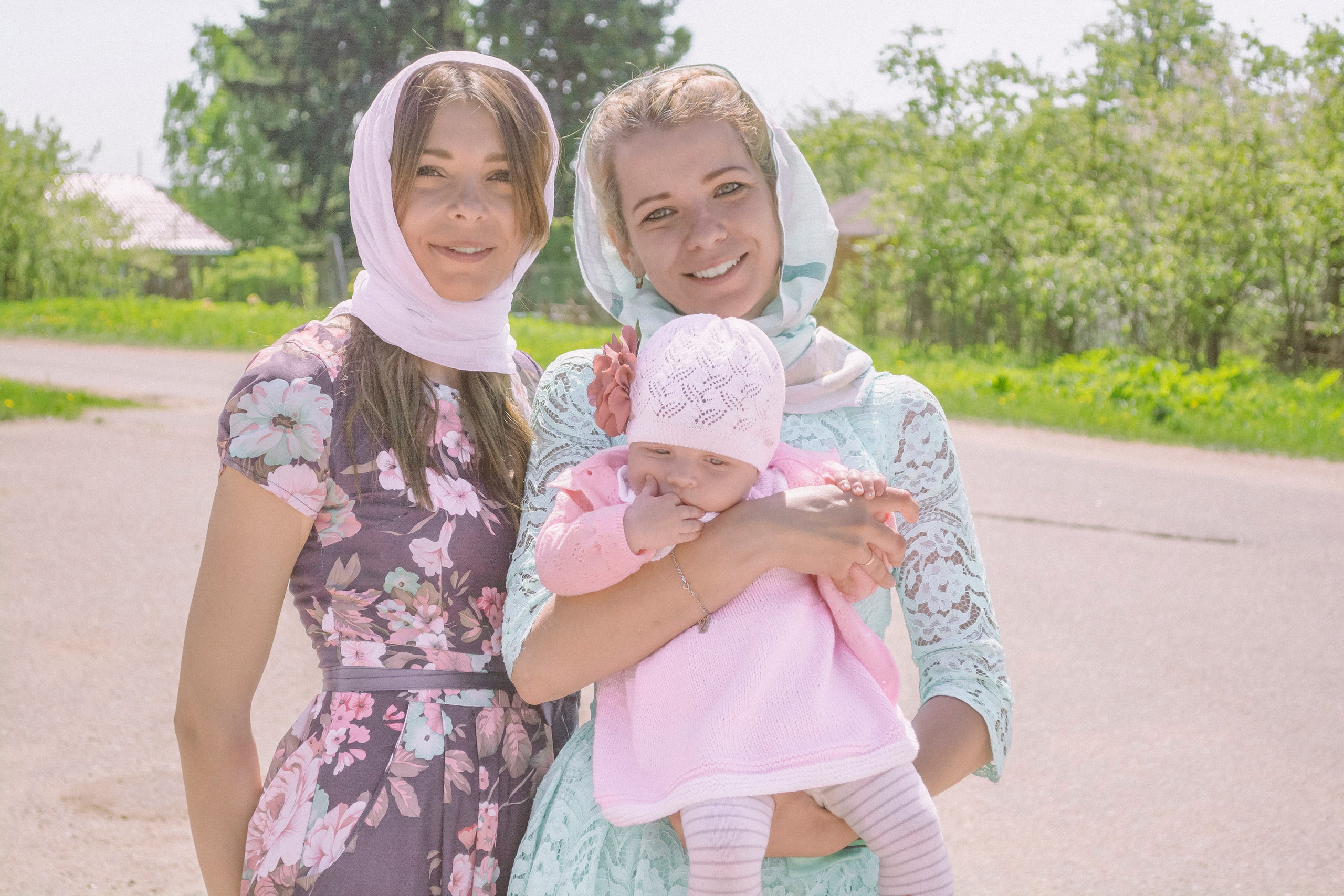 Крещение Василисы в храме Николая Чудотворца в д. Старый погост. Фотограф Евгений Егоров