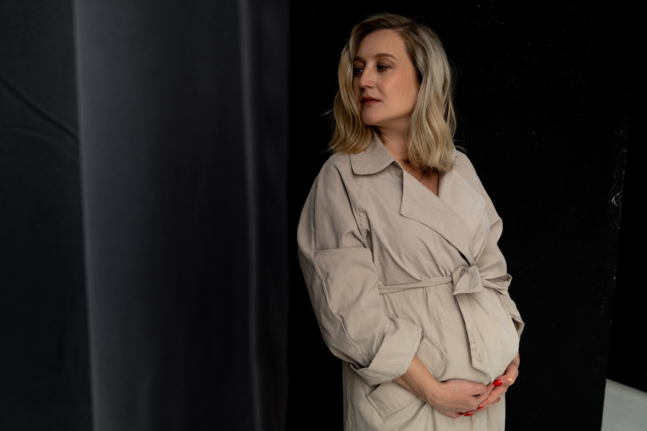 Анна. Профессиональный фотограф беременности в СПБ. Стильные фотосессии беременности в стиле минимализм и классическая фотография