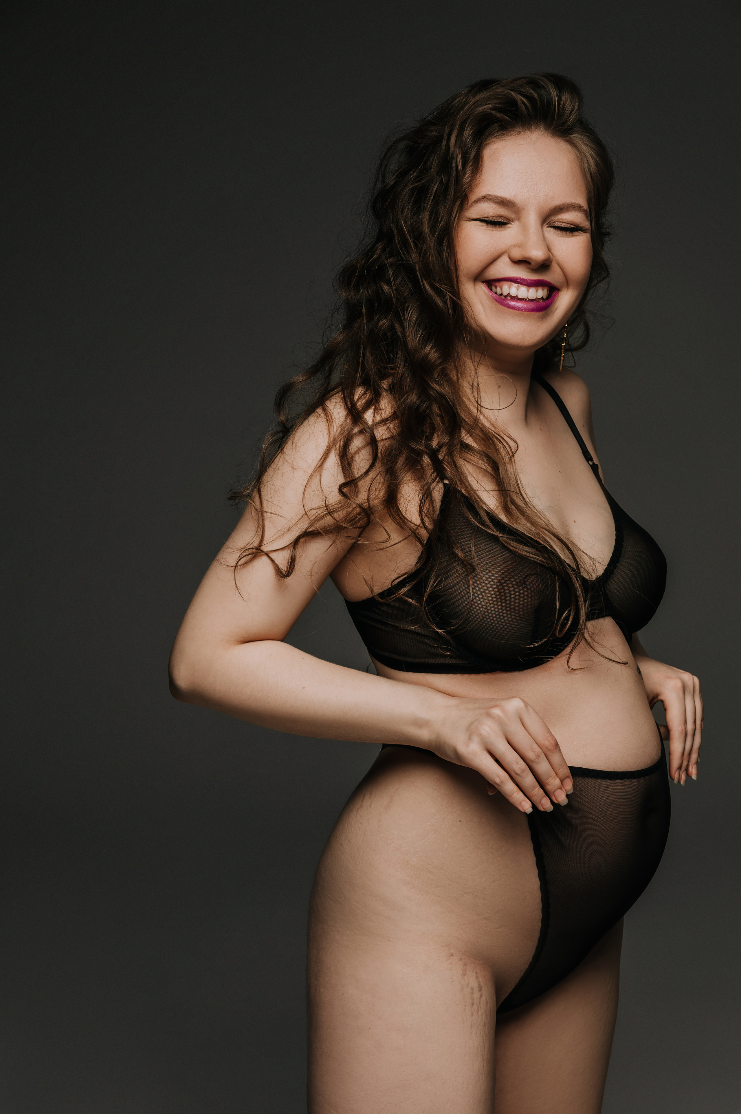 Анна. Профессиональный фотограф беременности в СПБ. Стильные фотосессии беременности в стиле минимализм и классическая фотография